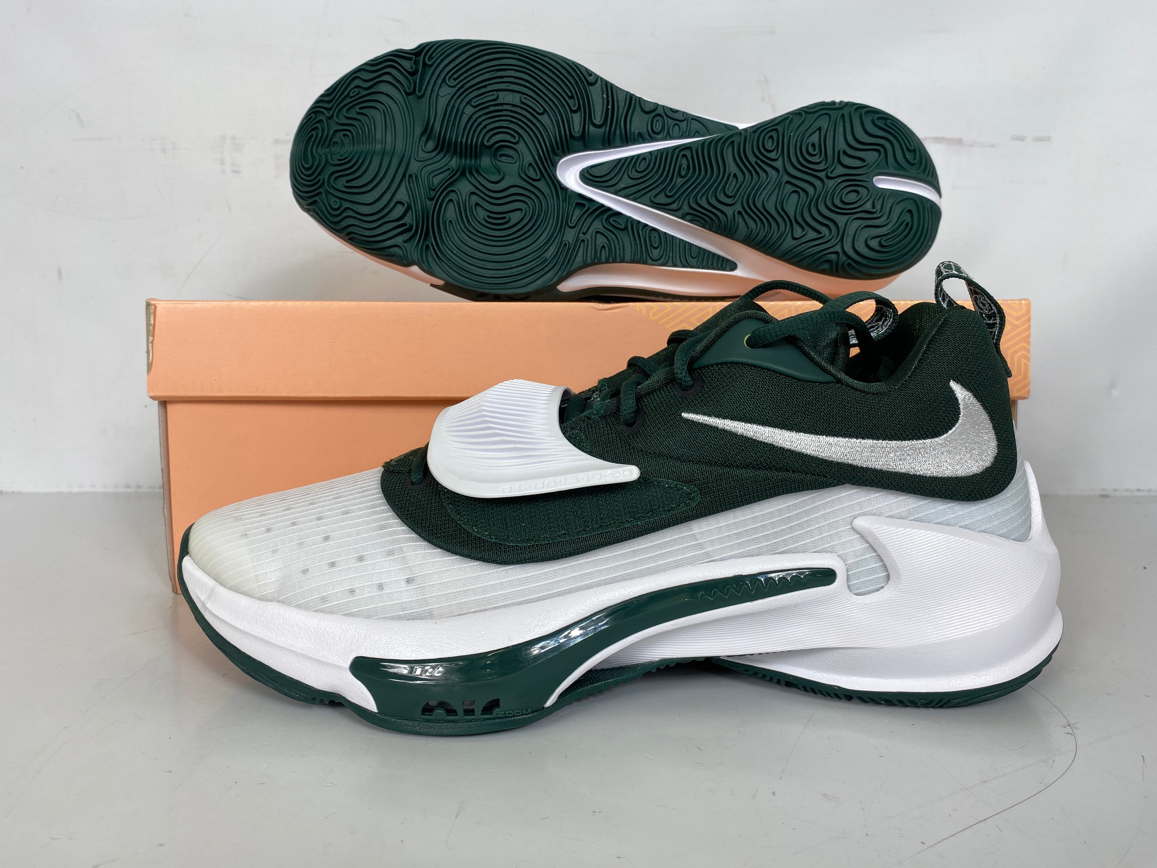 Nike White Zoom Freak 3 Basketball Shoes Men's Size 14