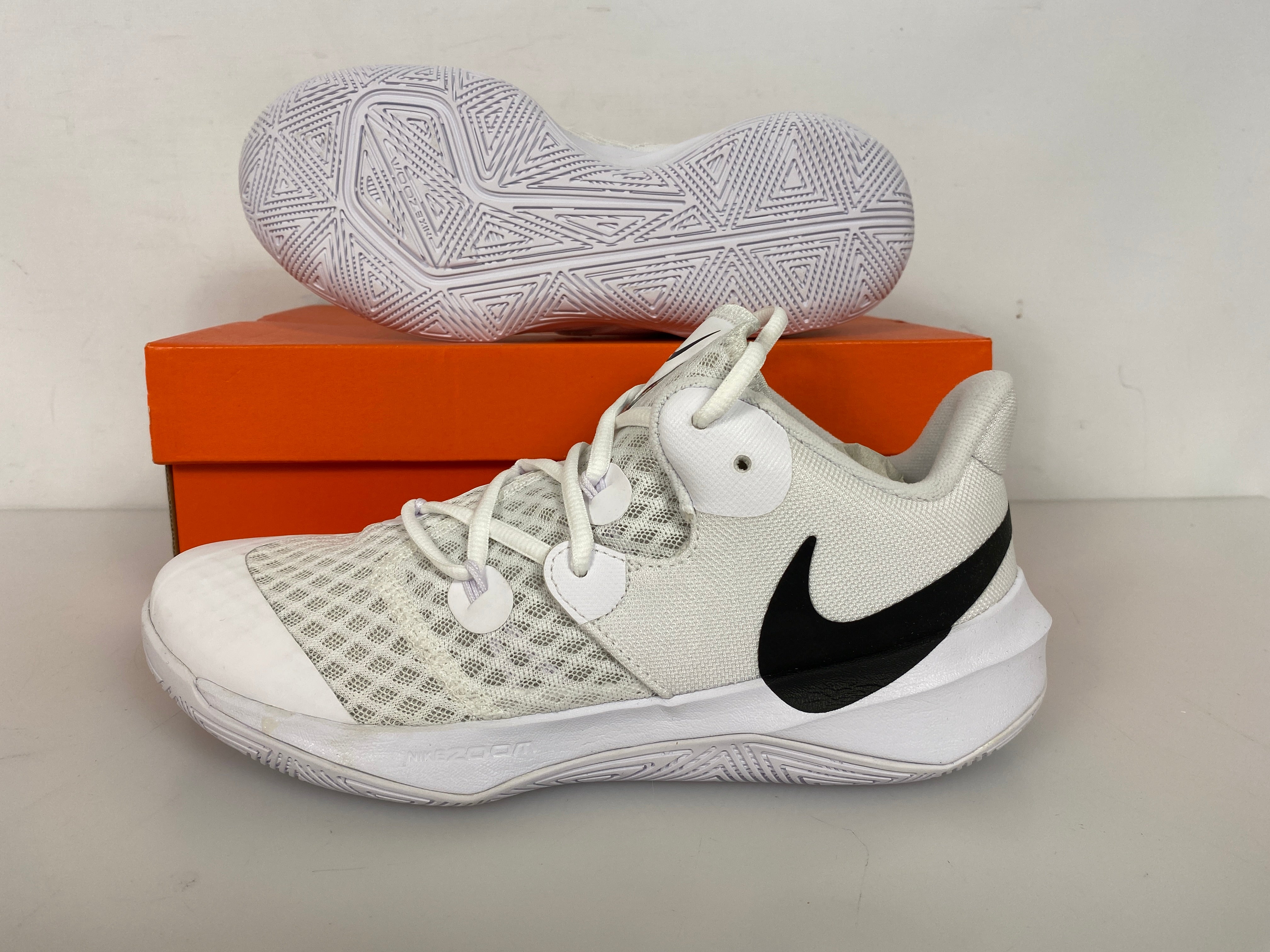 Nike White Zoom Hyperspeed Court Volleyball Shoes Women's Size 9
