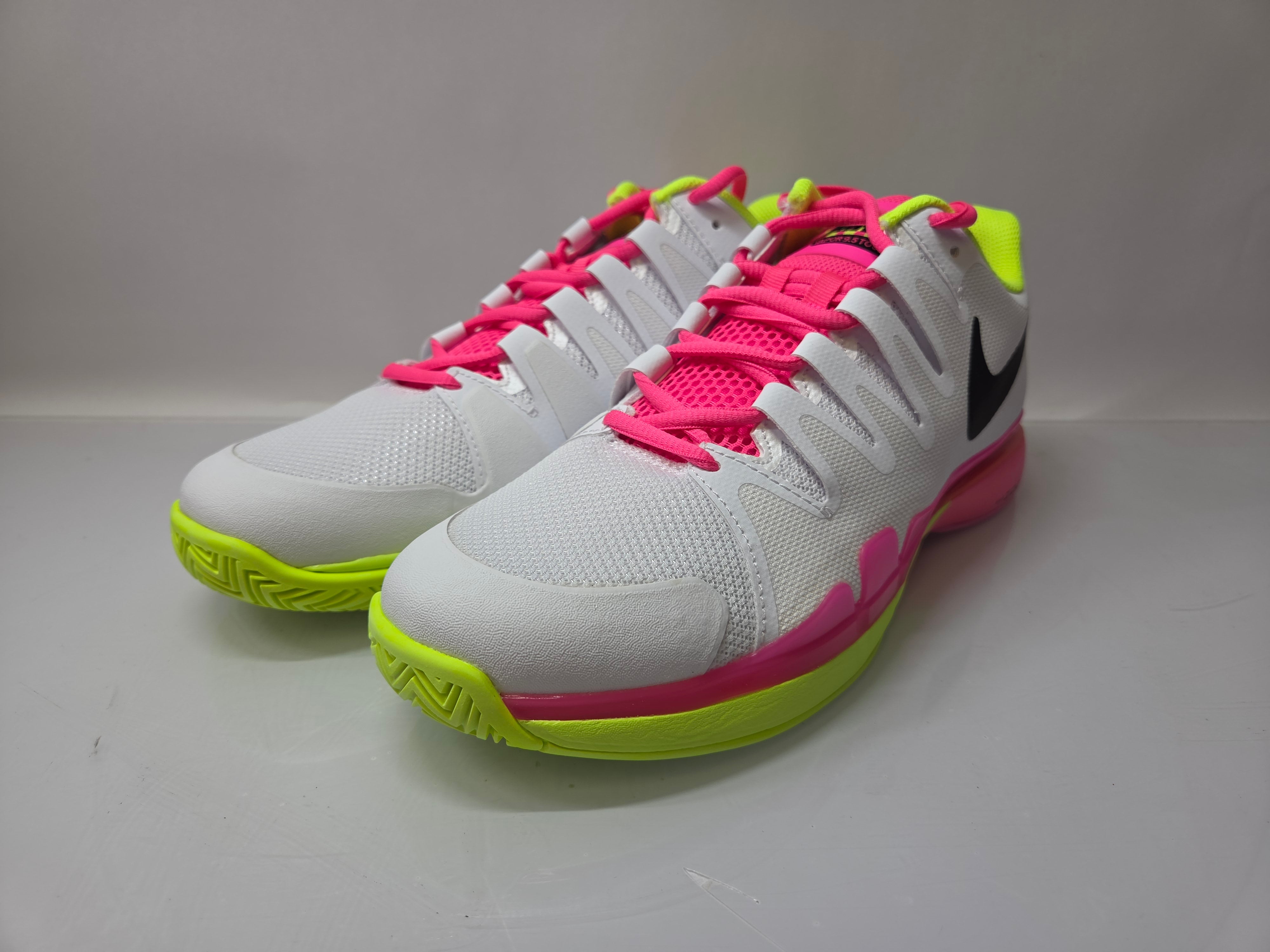Nike White Zoom Vapor 9.5 Tour Tennis Shoes Women's Size 10.5