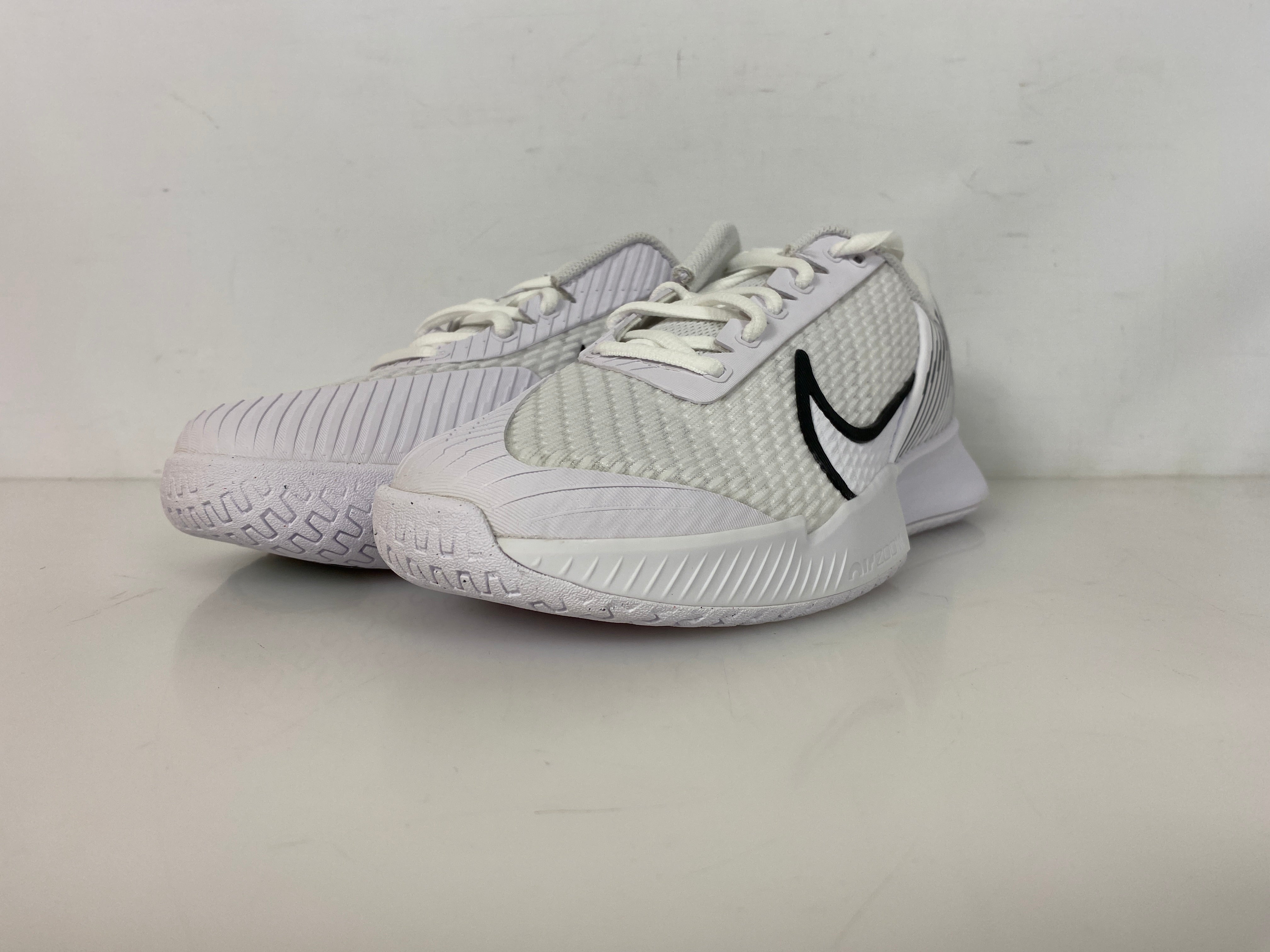 Nike White Zoom Vapor Pro 2 HC Tennis Shoes Women's Size 8