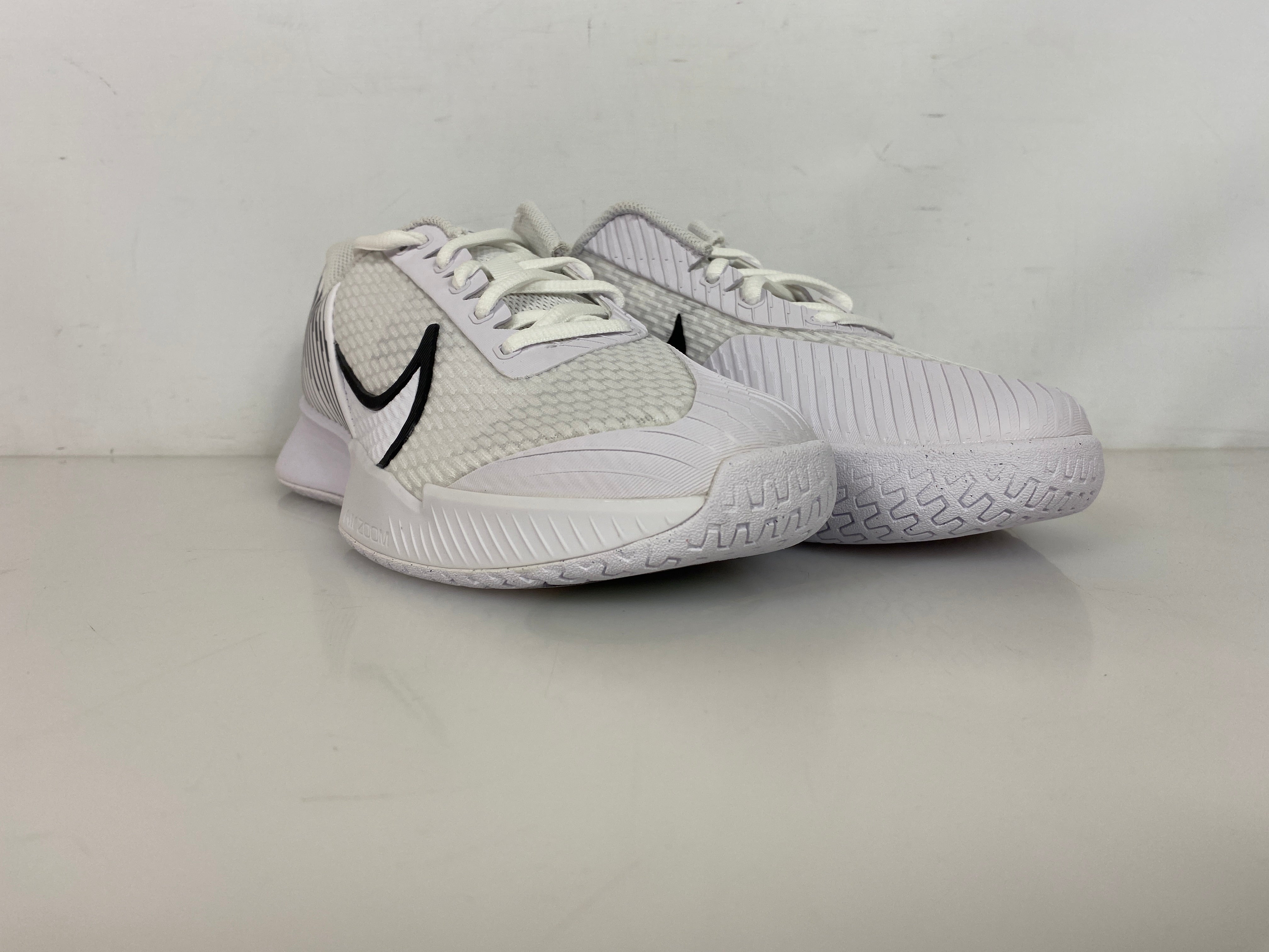 Nike White Zoom Vapor Pro 2 HC Tennis Shoes Women's Size 8