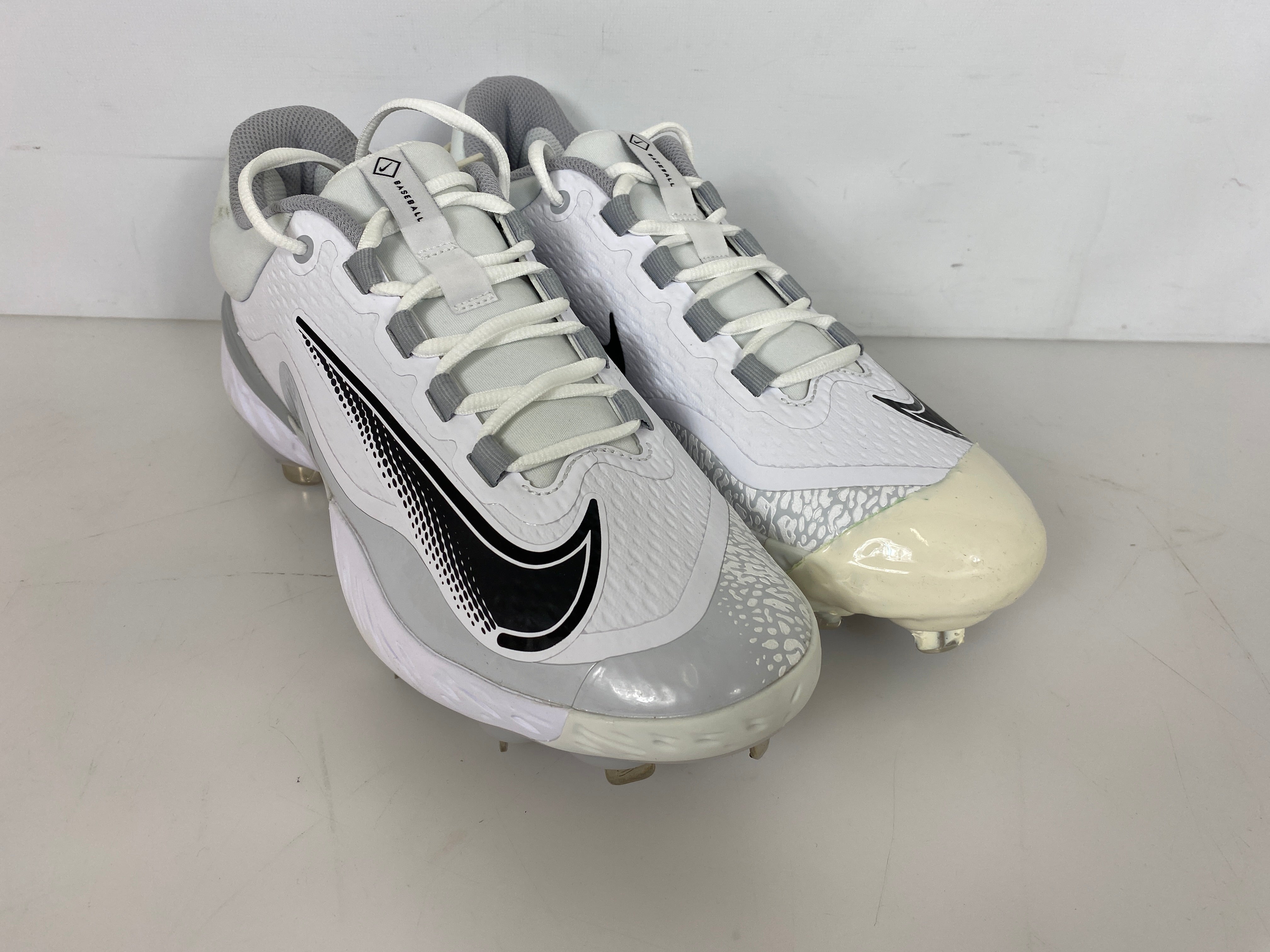 Nike White/Black Alpha Hurache Elite 4 Low Baseball Cleats Men's Size 7