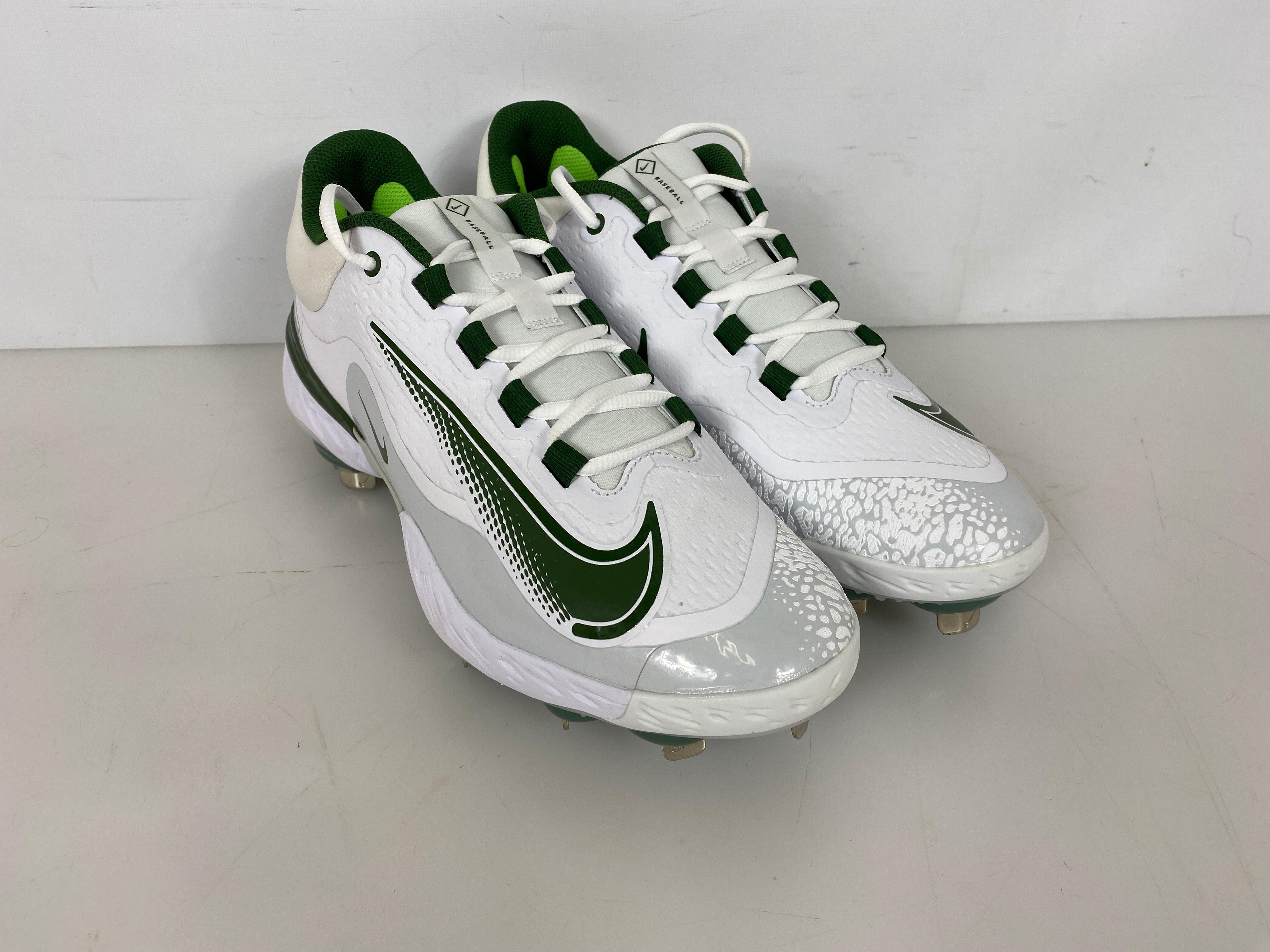 Nike White/Green Alpha Hurache Elite 4 Low Baseball Cleats Men's Size 13.5
