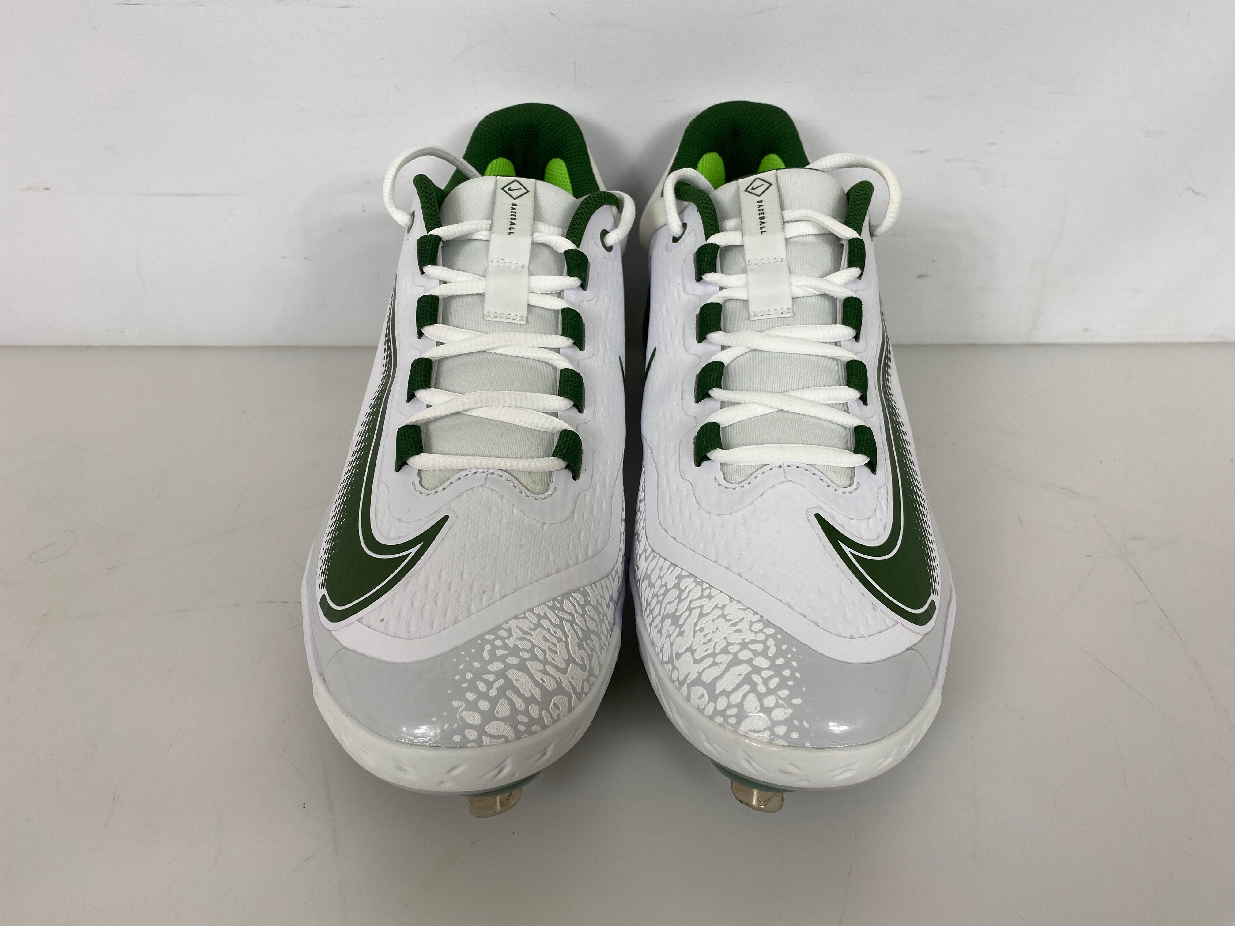 Nike White/Green Alpha Hurache Elite 4 Low Baseball Cleats Men's Size 13.5