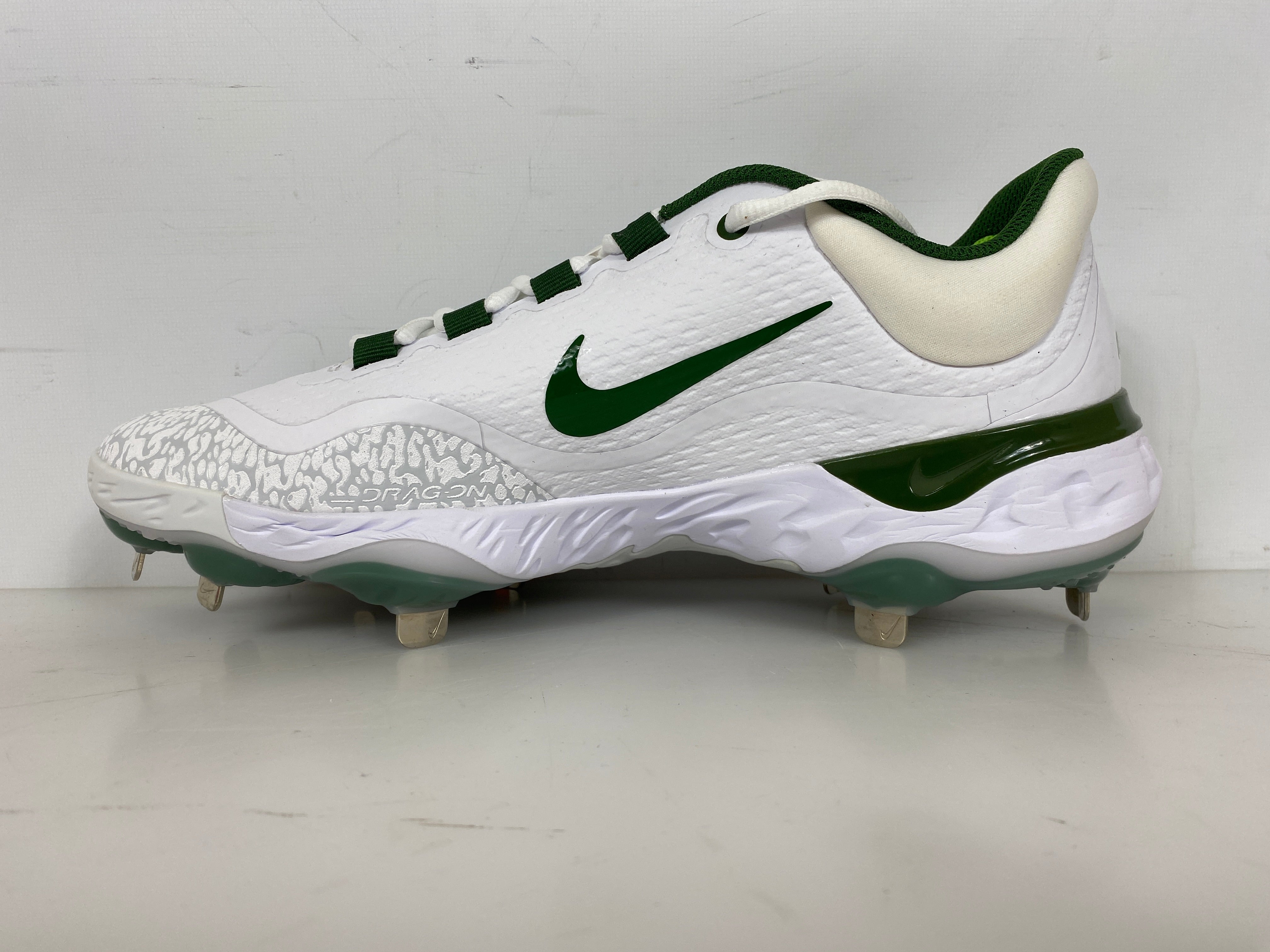 Nike White/Green Alpha Hurache Elite 4 Low Baseball Cleats Men's Size 13.5