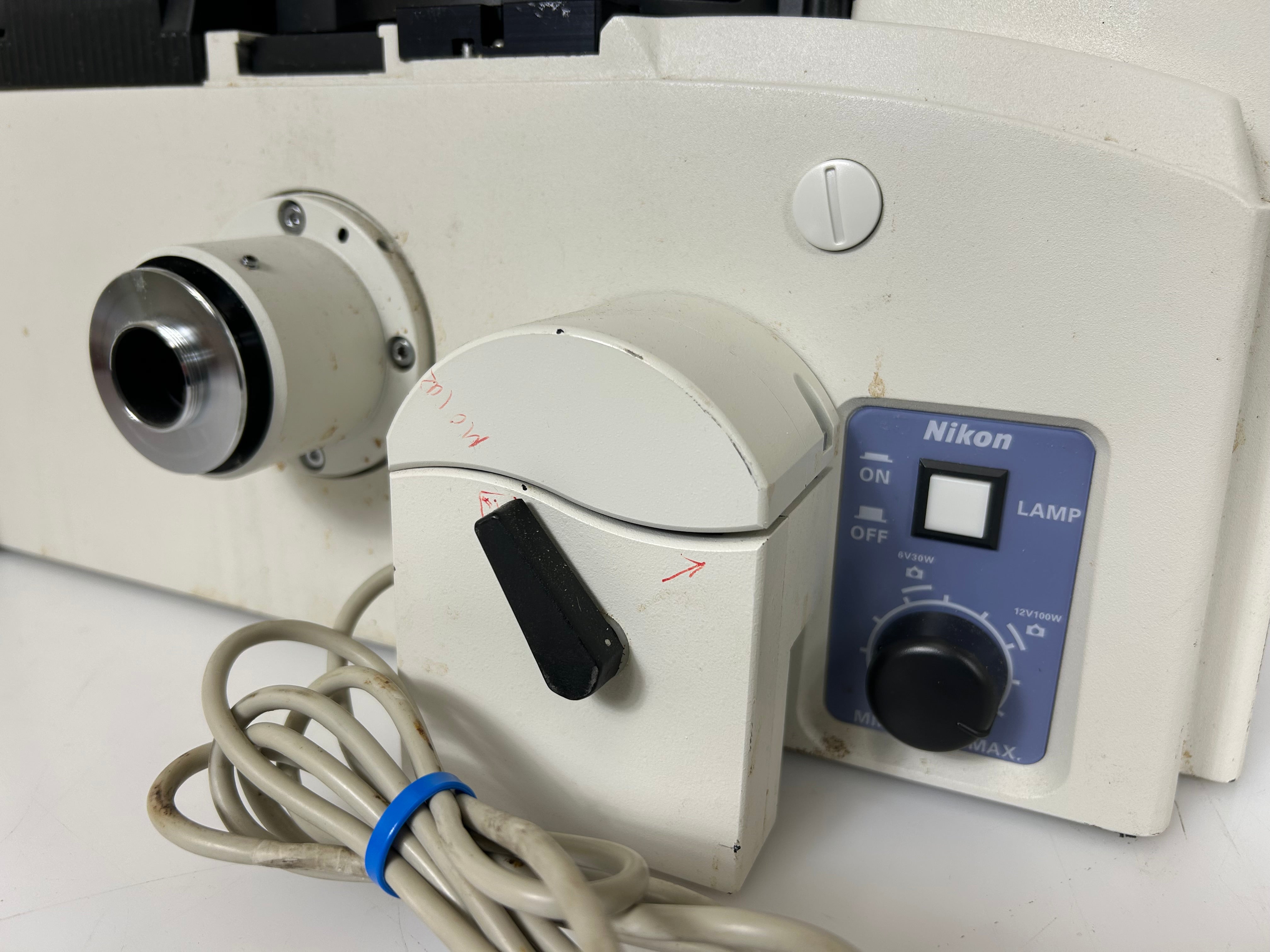 Nikon Eclipse TE2000-U Inverted Research Microscope *For Parts Only*