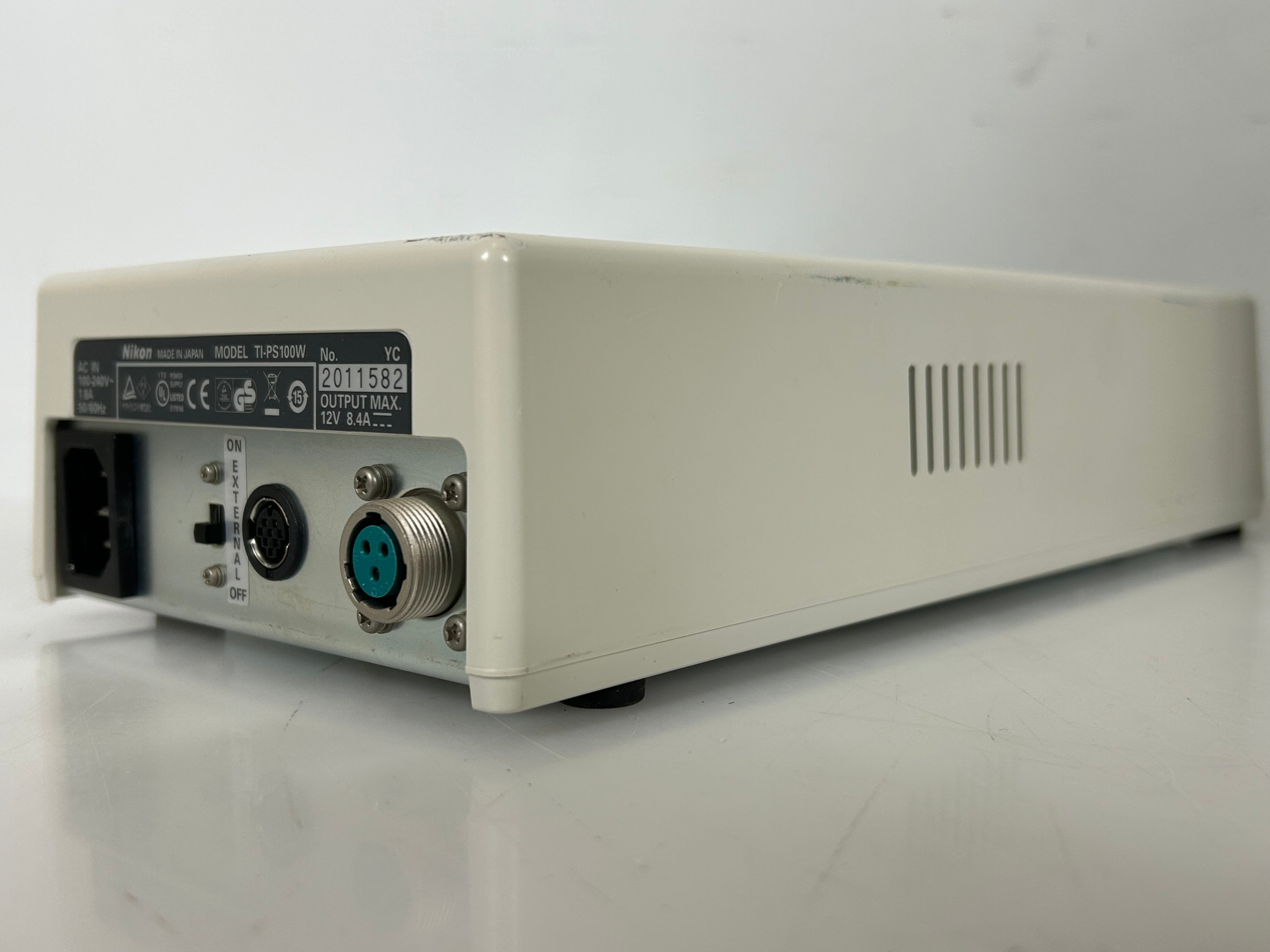Nikon Eclipse TE2000-U Inverted Research Microscope *For Parts Only*