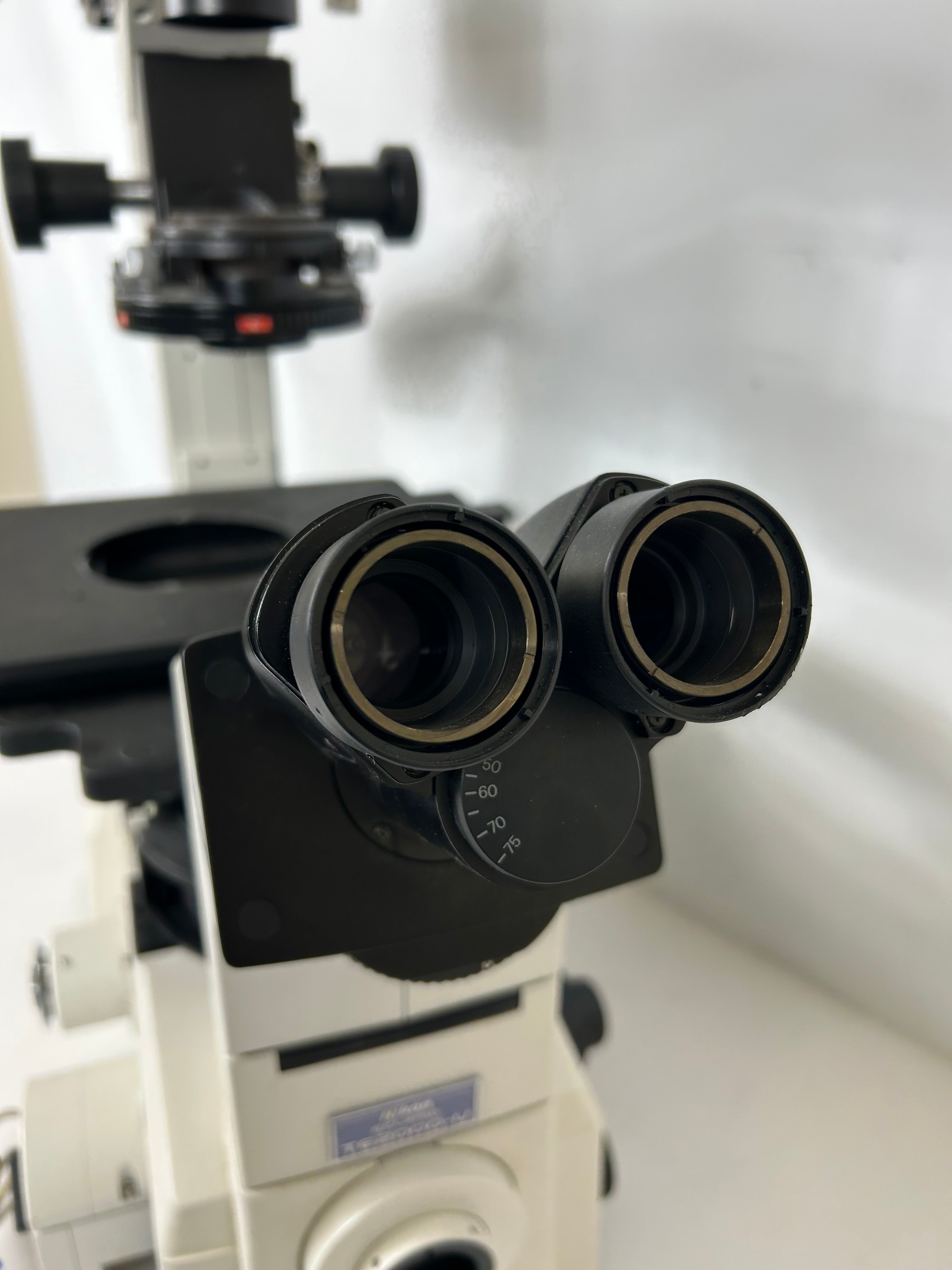 Nikon Eclipse TE2000-U Inverted Research Microscope *For Parts Only*