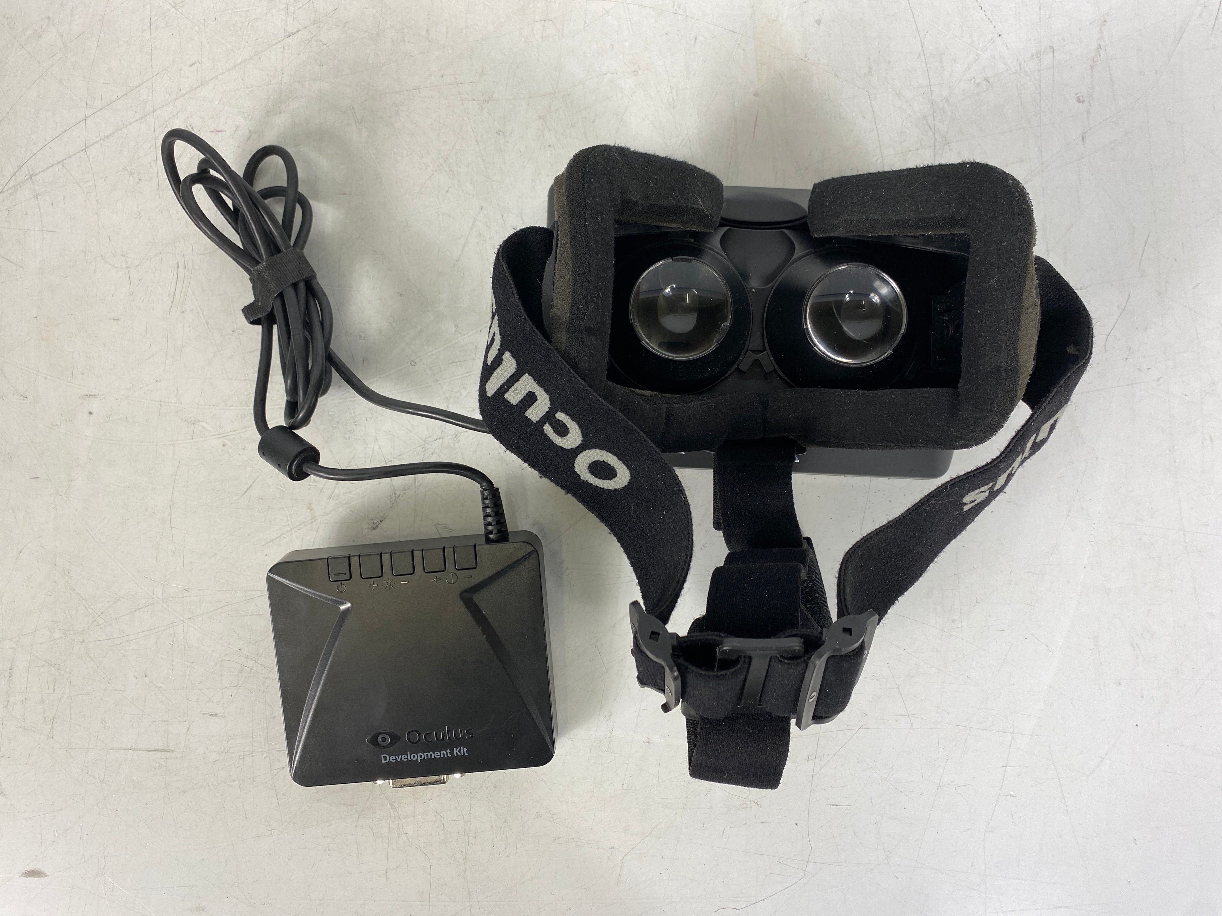Oculus DK1 Development Kit VR Headset w/ Cables