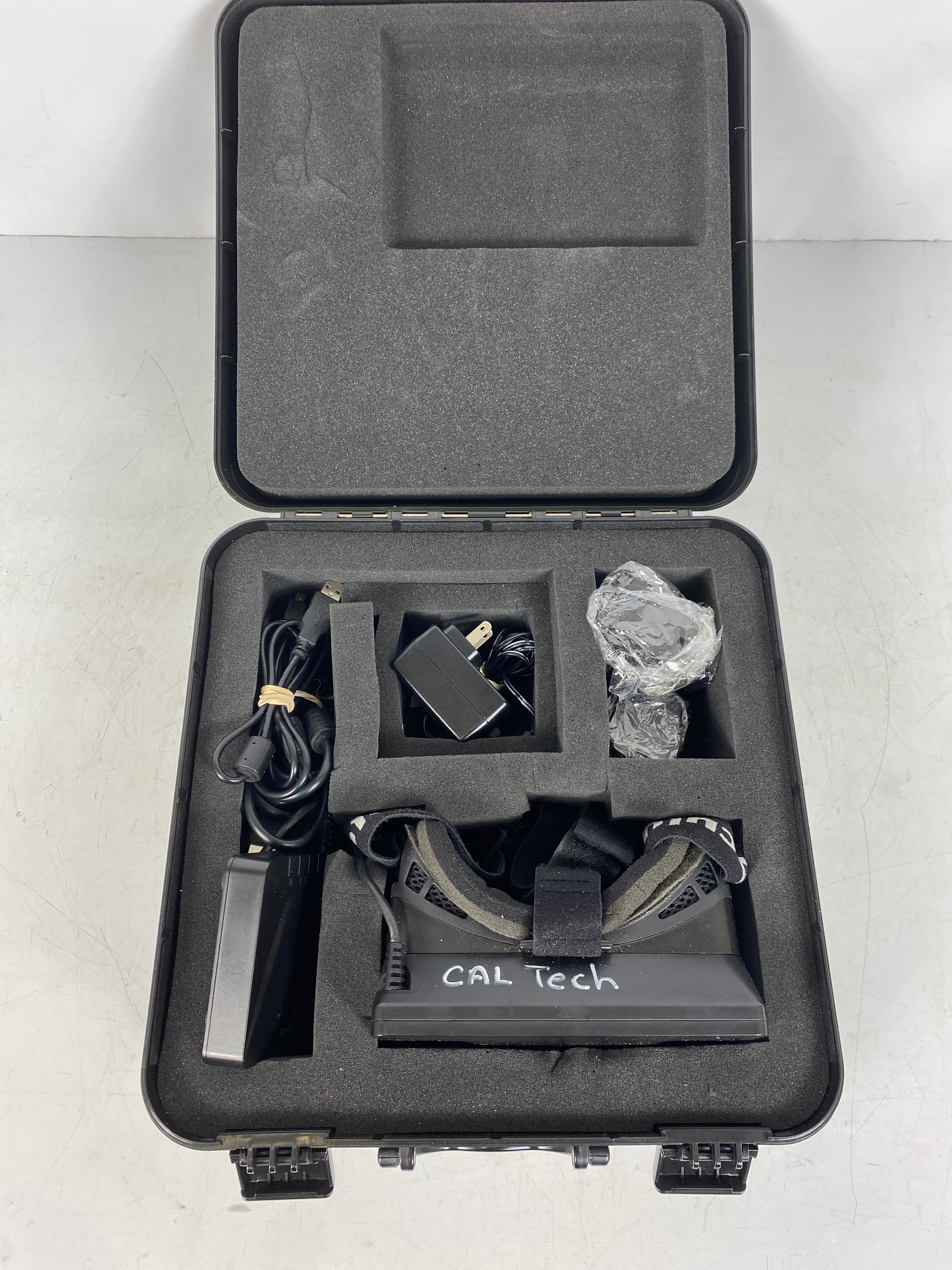 Oculus DK1 Development Kit VR Headset w/ Cables