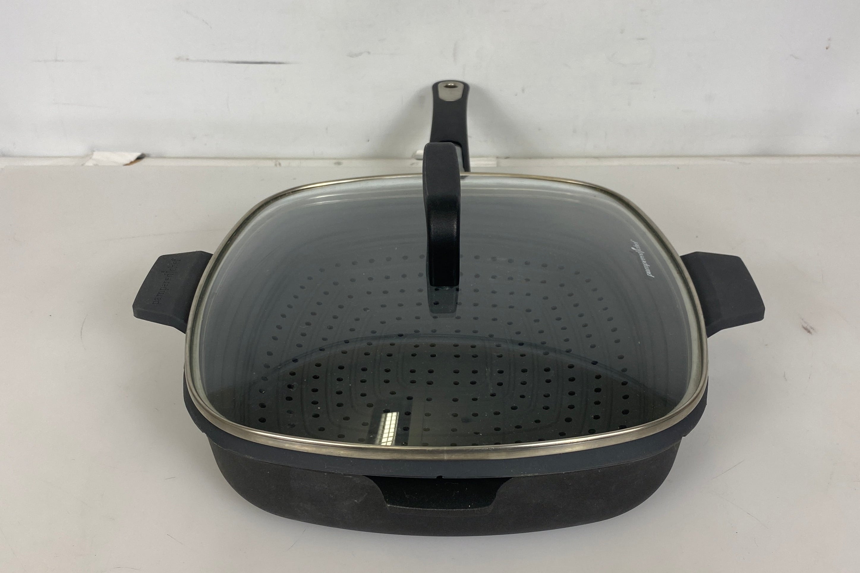Pampered Chef Signature Non Stick Sauté and Steam Pan w/ Removable Handle