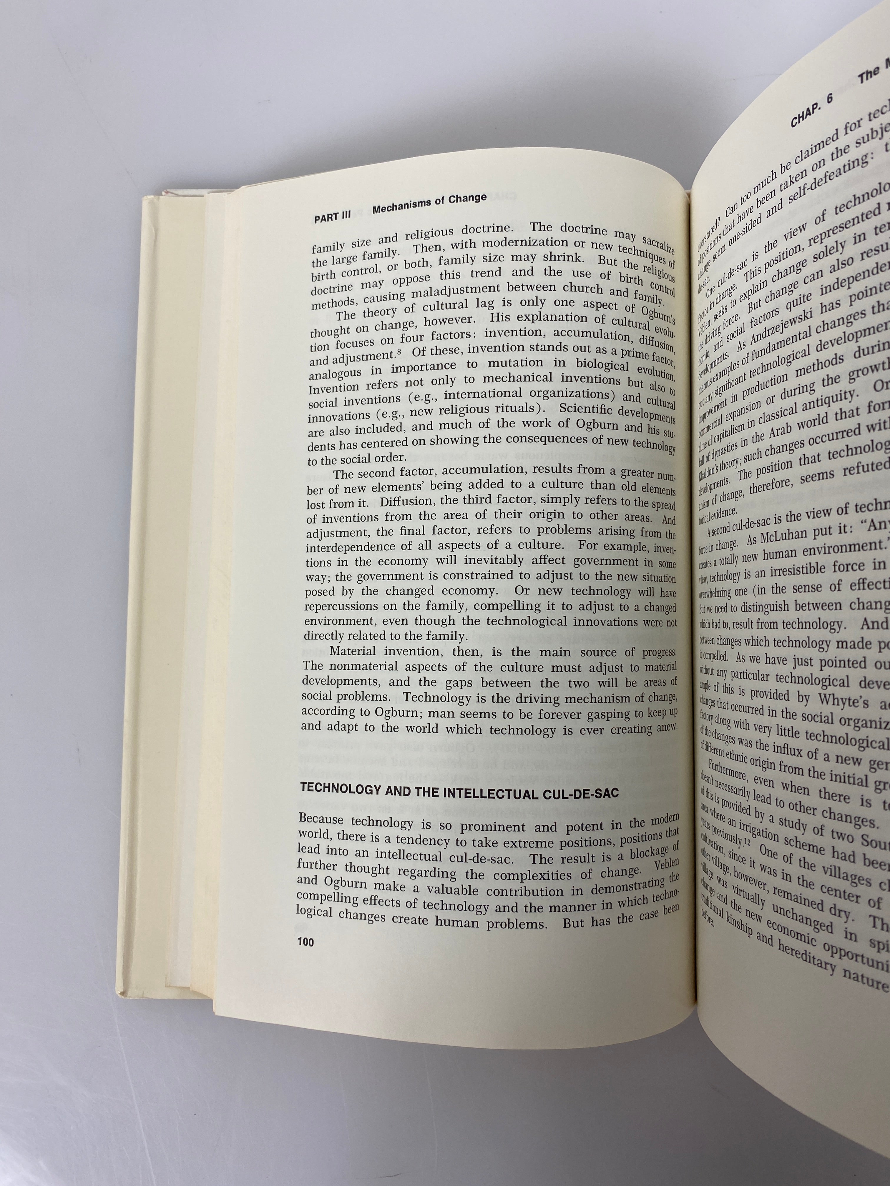 Perspectives on Social Change by Robert H. Lauer 1973 First Edition HCDJ