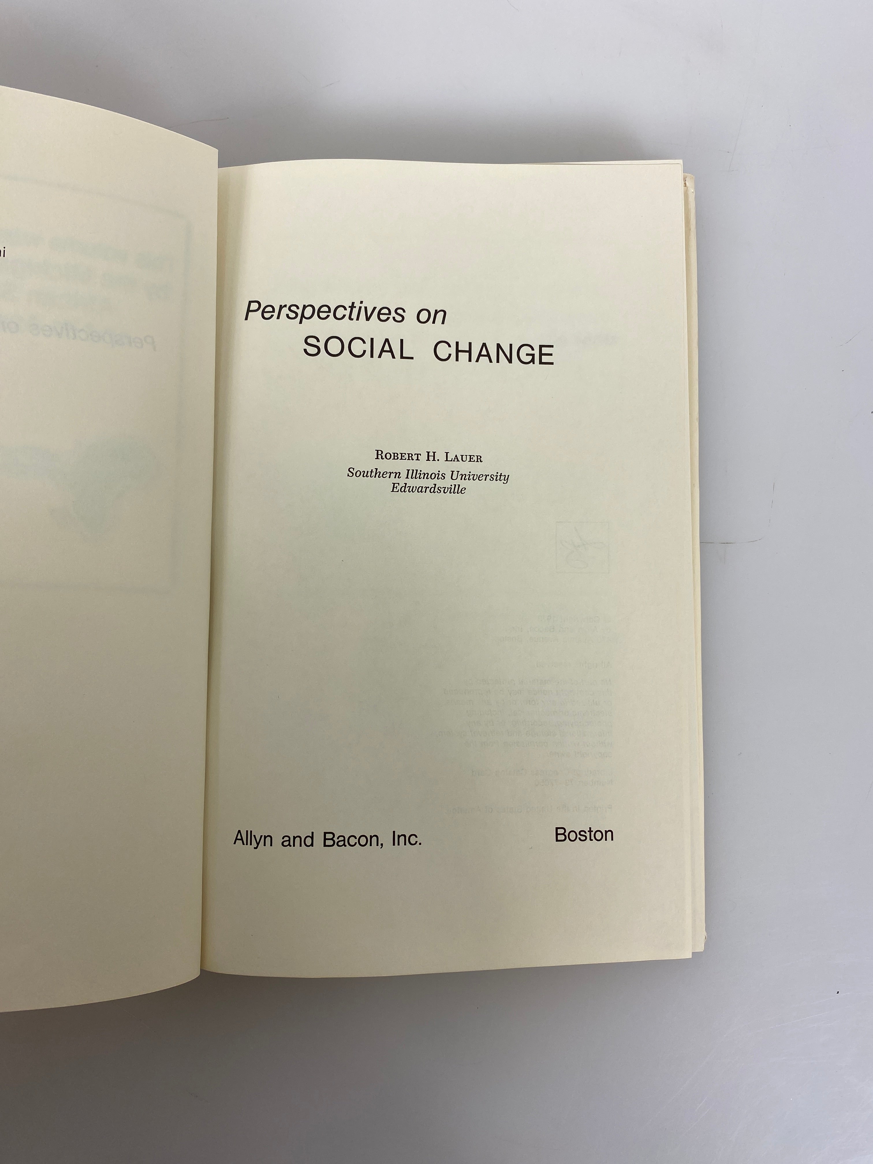 Perspectives on Social Change by Robert H. Lauer 1973 First Edition HCDJ