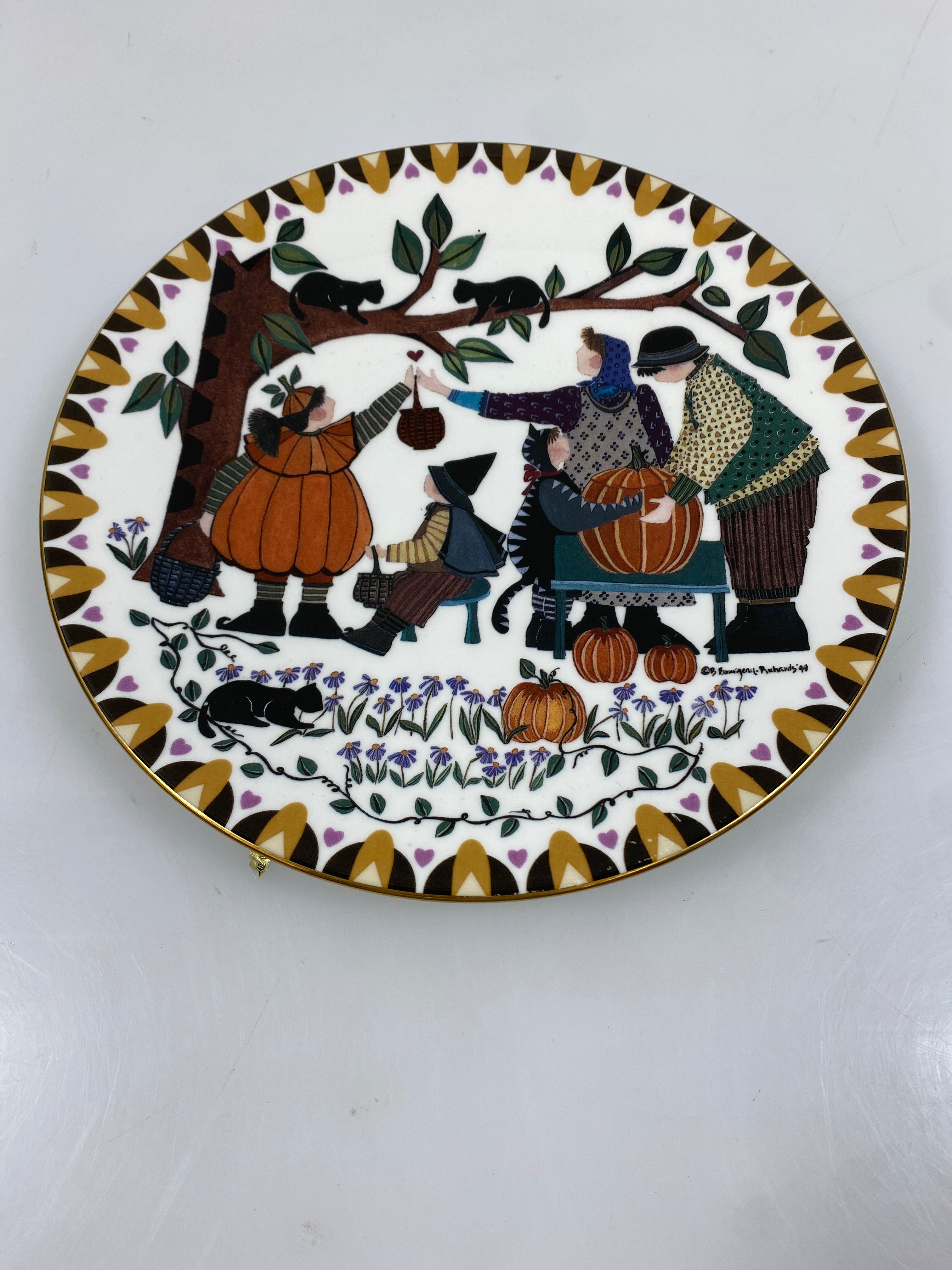 Pfaltzgraff Bone China Harvest of Memories Plate