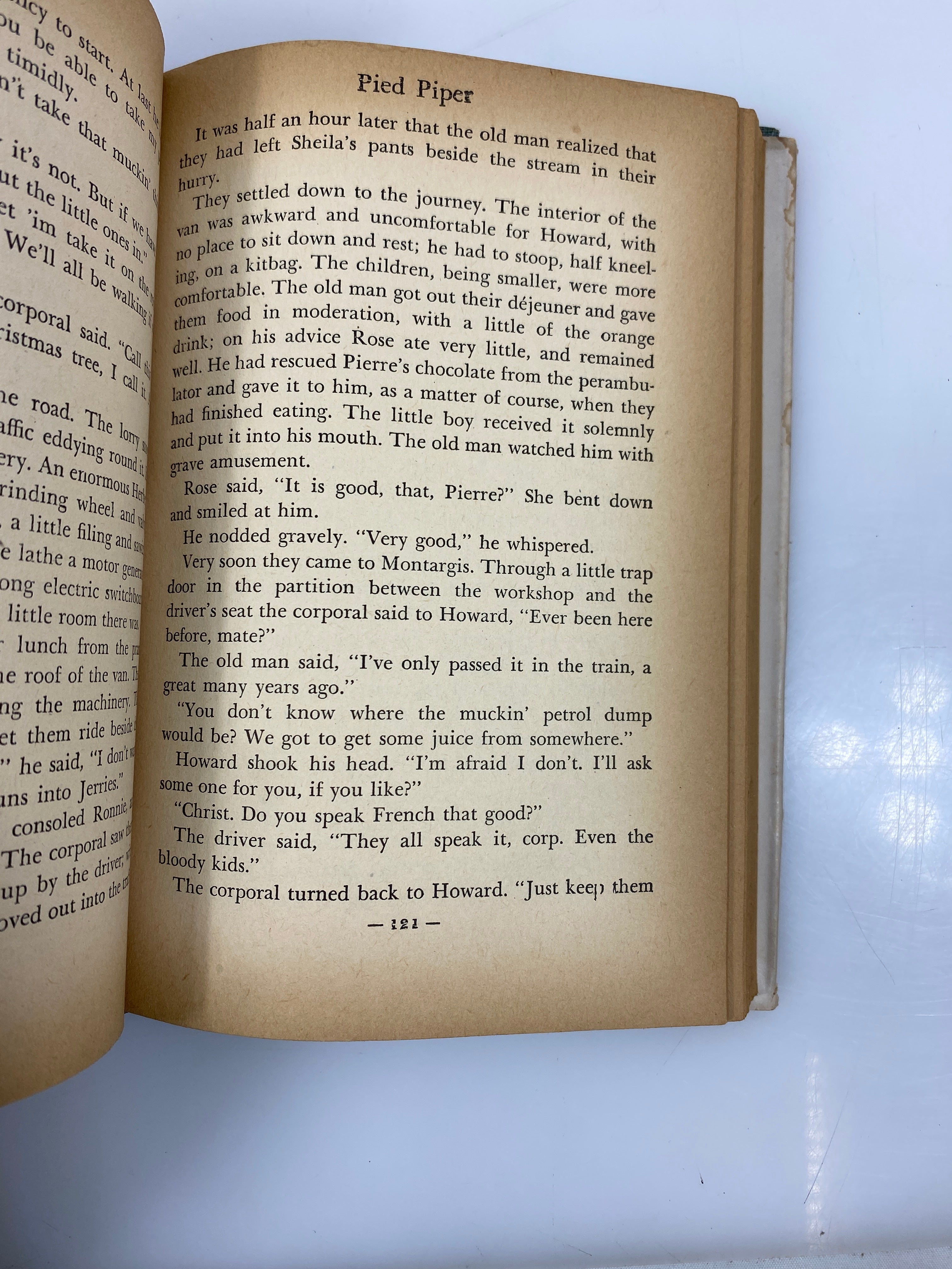 Pied Piper Nevil Shute Triangle Books 1942 HCDJ