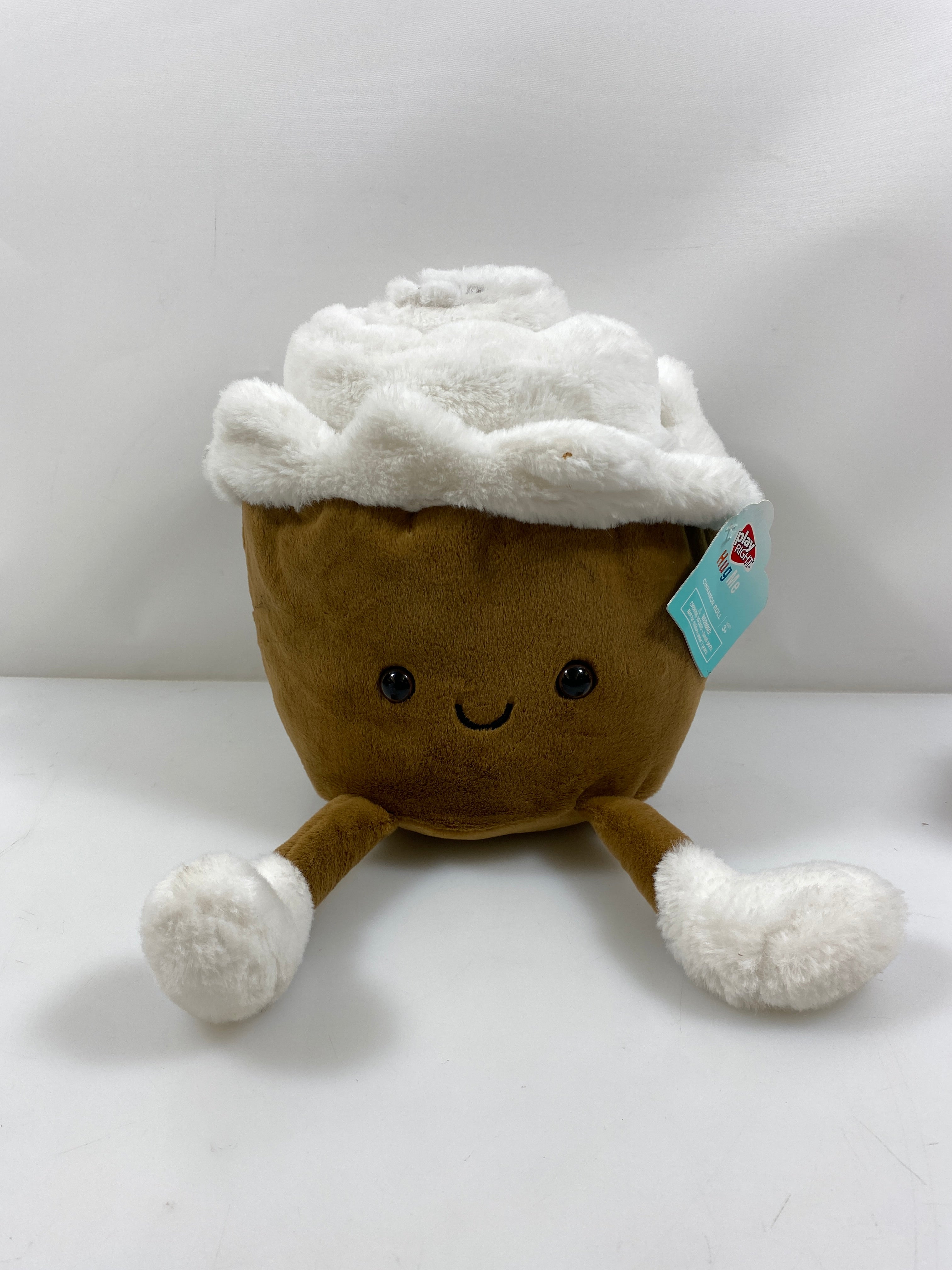 Play Right Hug Me Cinnamon Roll