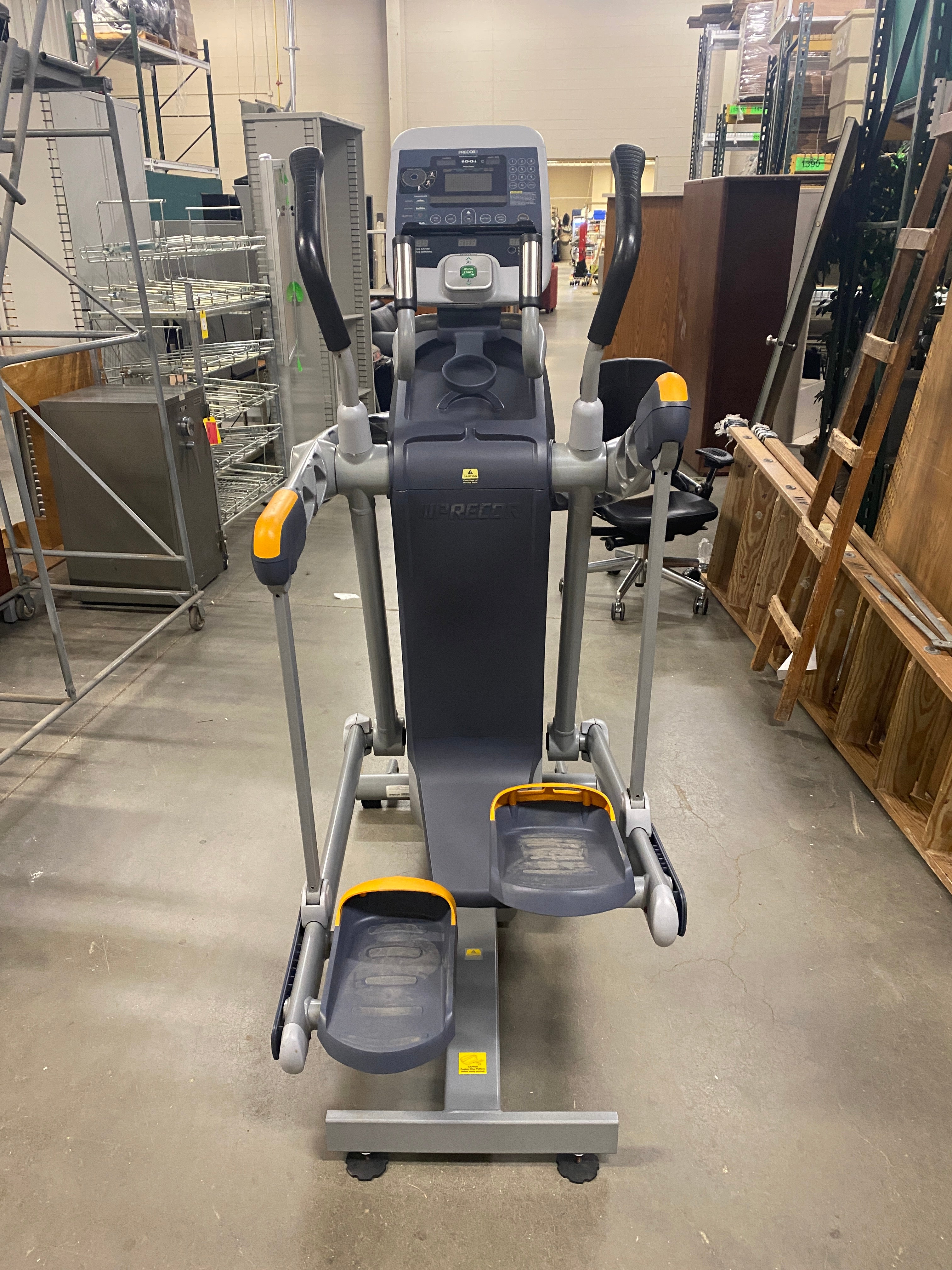 Precor AMT 100i Elliptical Trainer