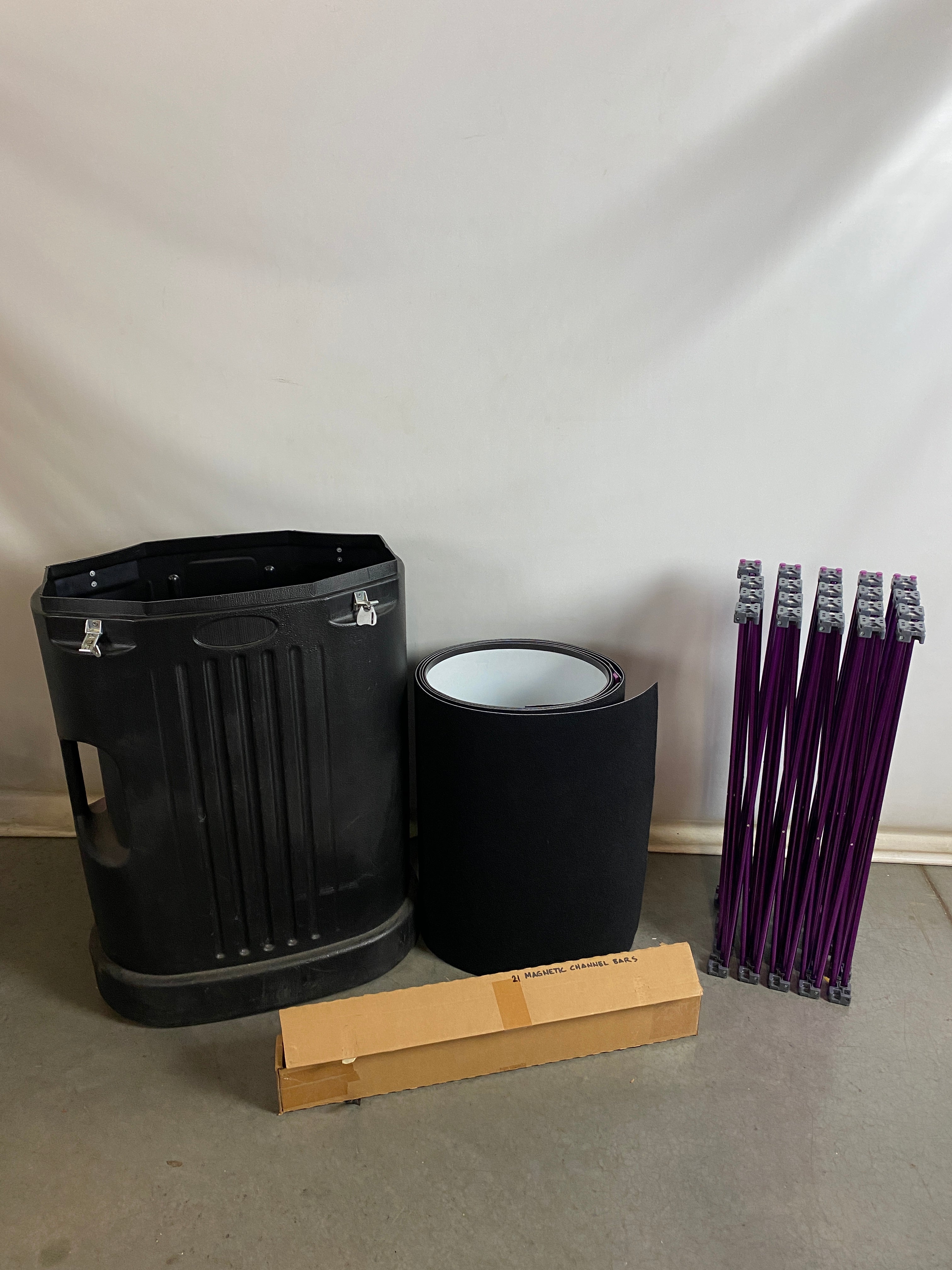 Presentation Board with Hard Shell Black Carrying Case with Wheels