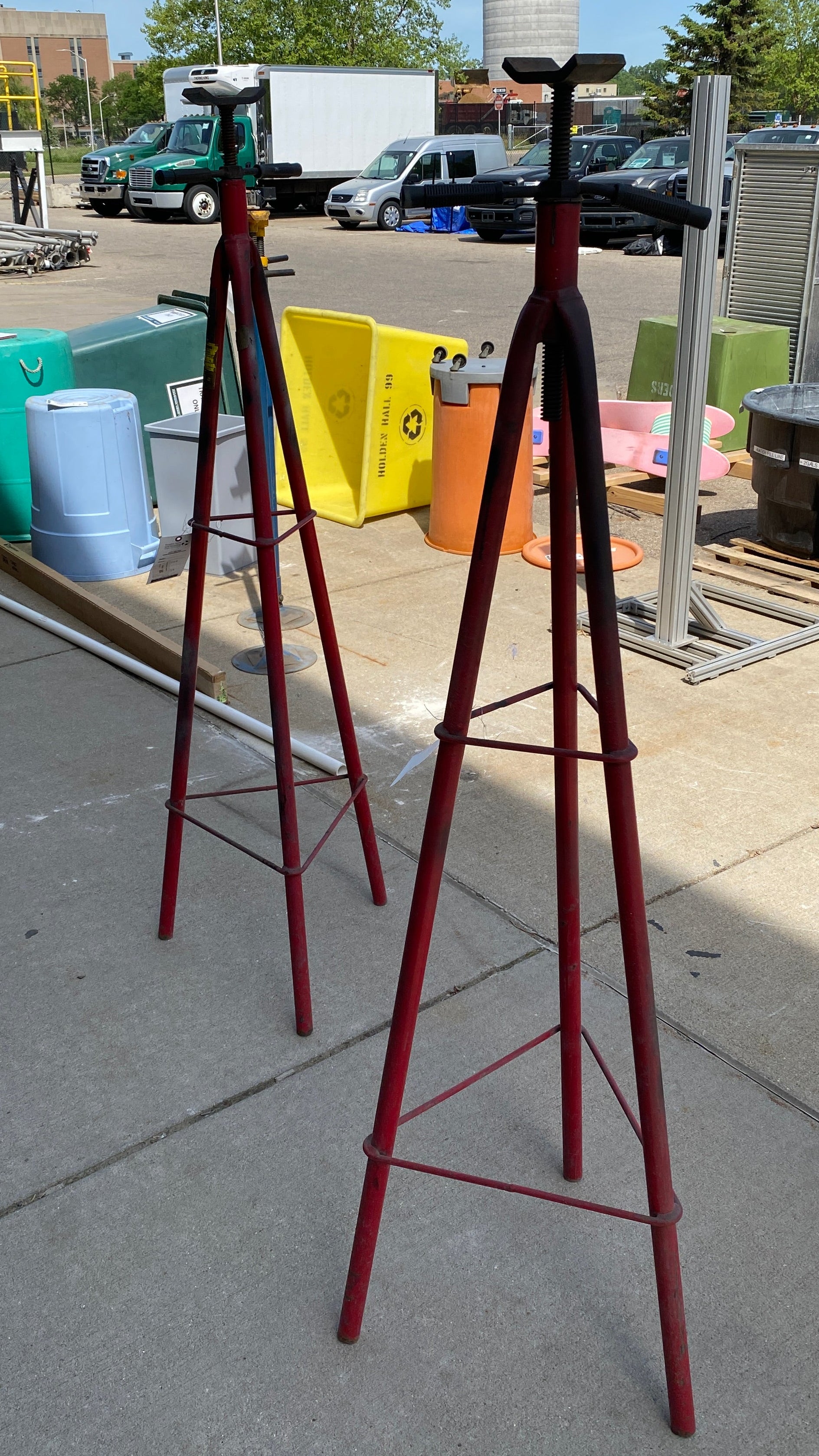 Red Three Leg Adjustable Pipe Jacks Pair of 2