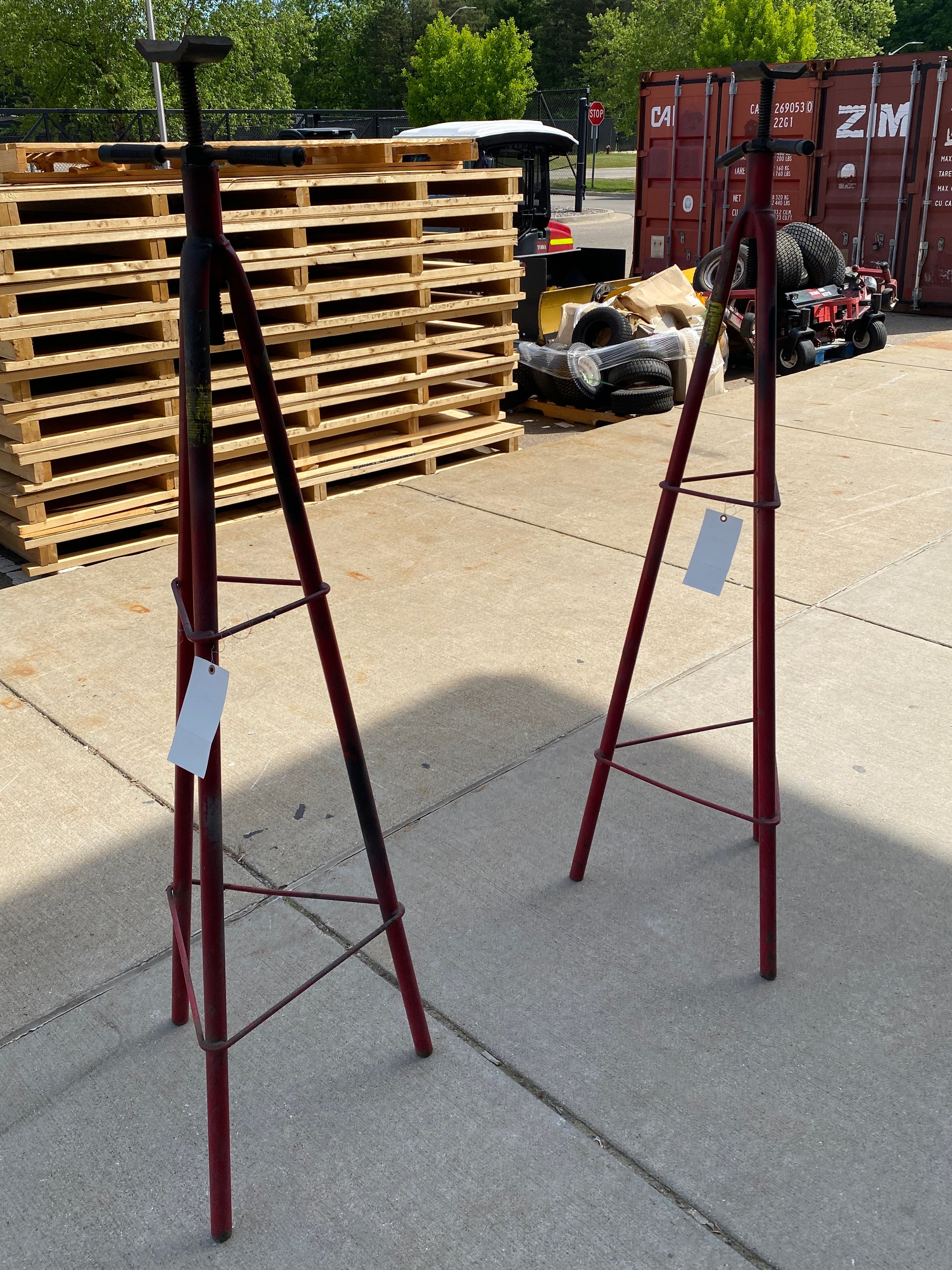 Red Three Leg Adjustable Pipe Jacks Pair of 2