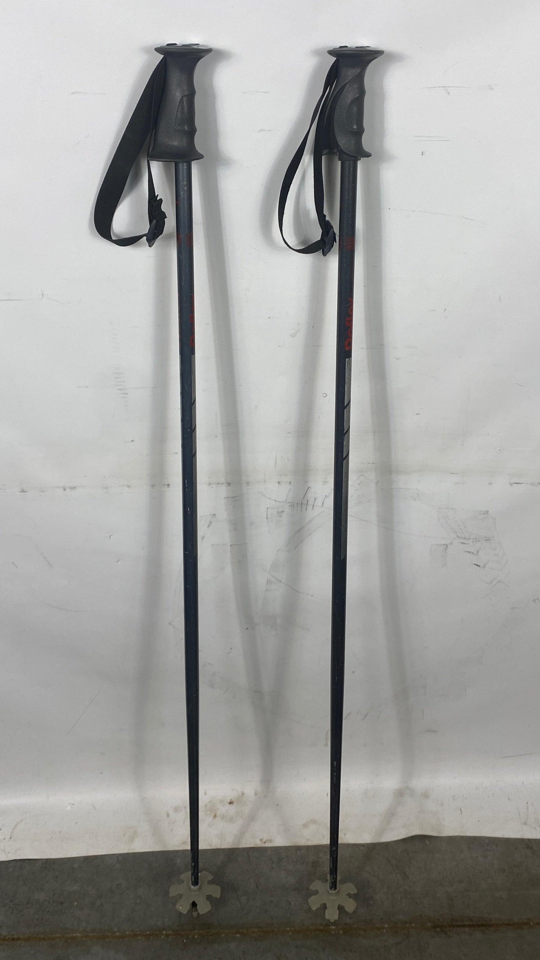Reflex Exhibition Black and Red Ski Poles