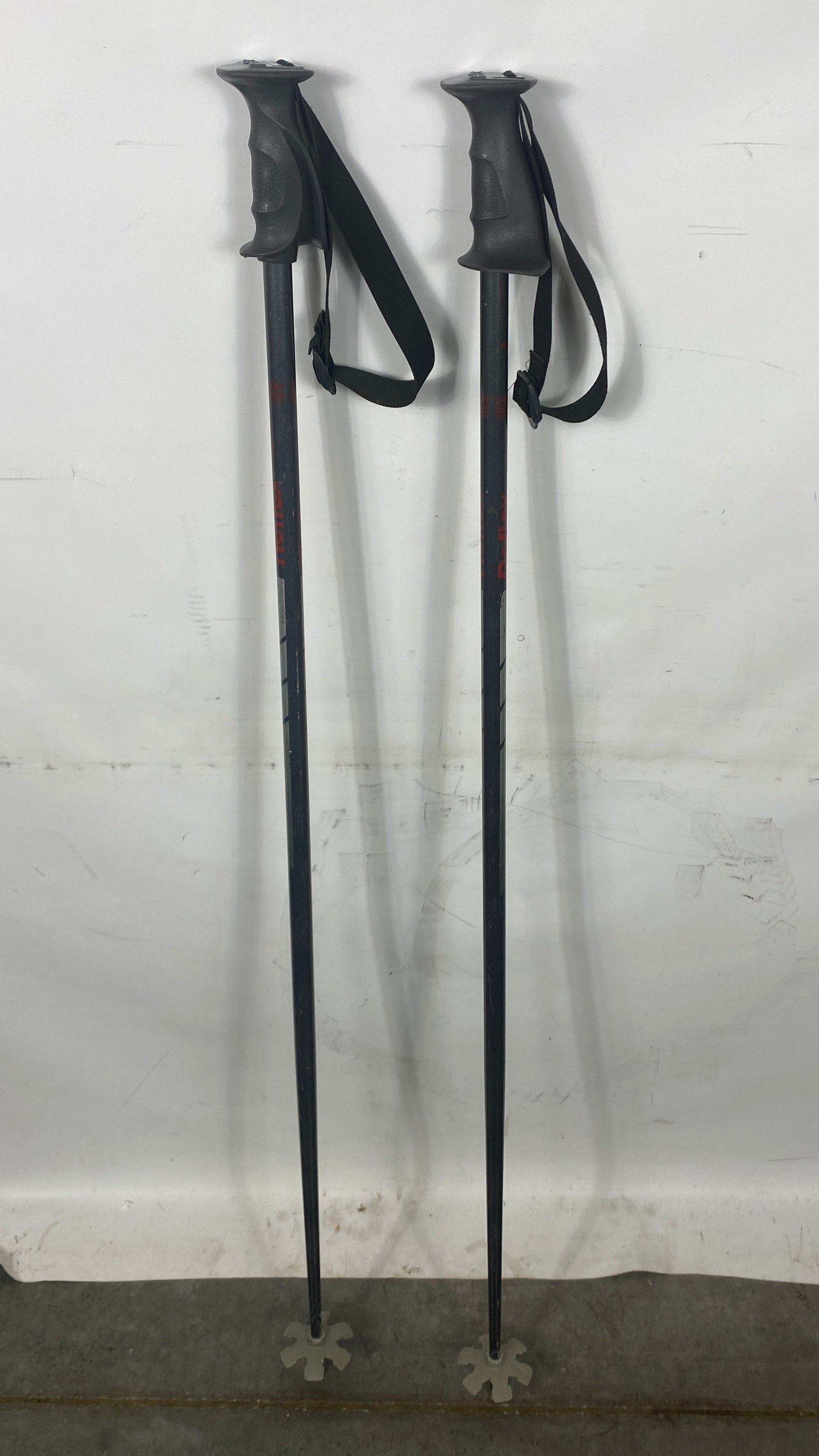 Reflex Exhibition Black and Red Ski Poles