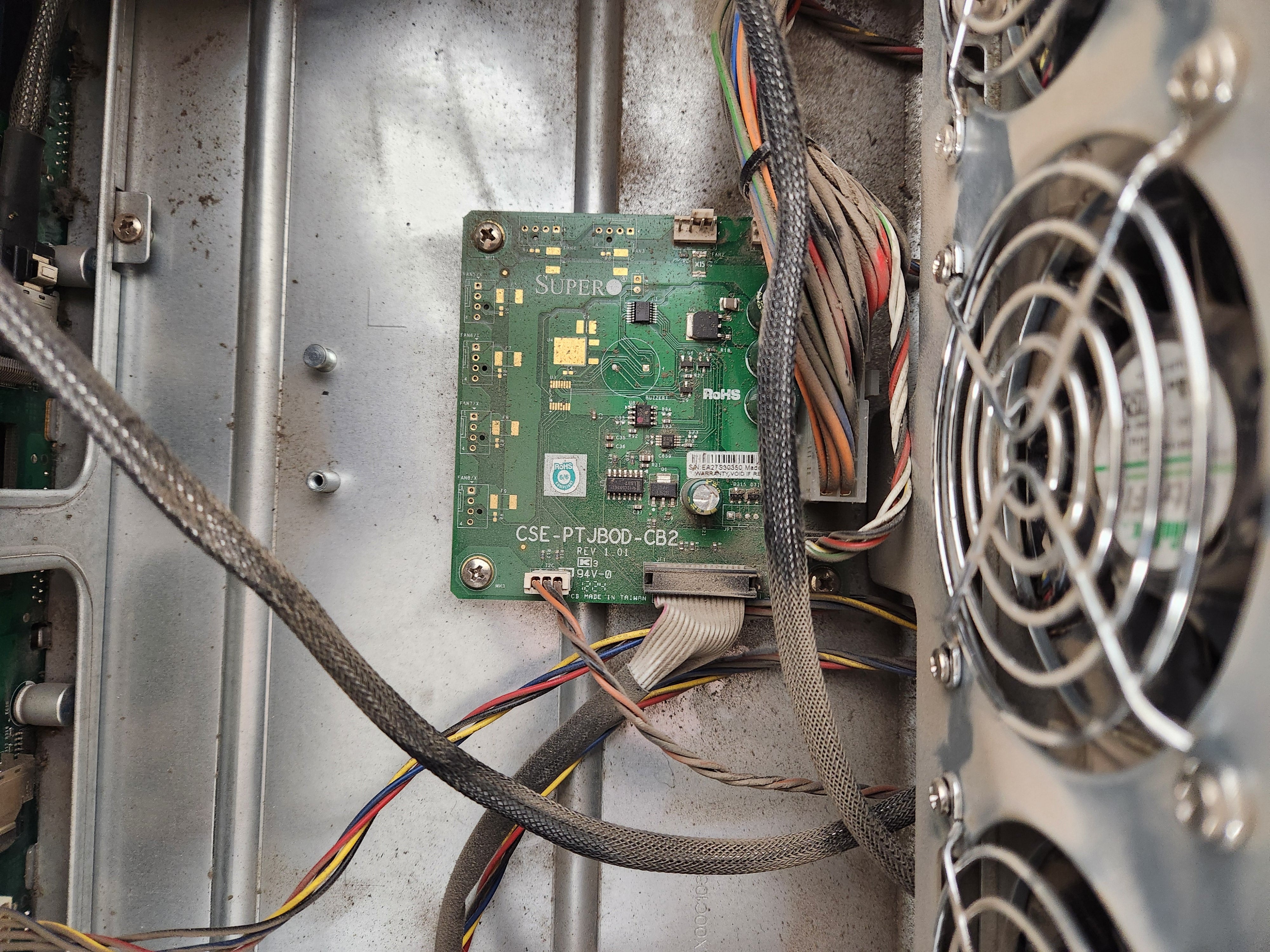 Supermicro 4U CSE-847 42 Bay Barebone 2x 1400W w/ Trays