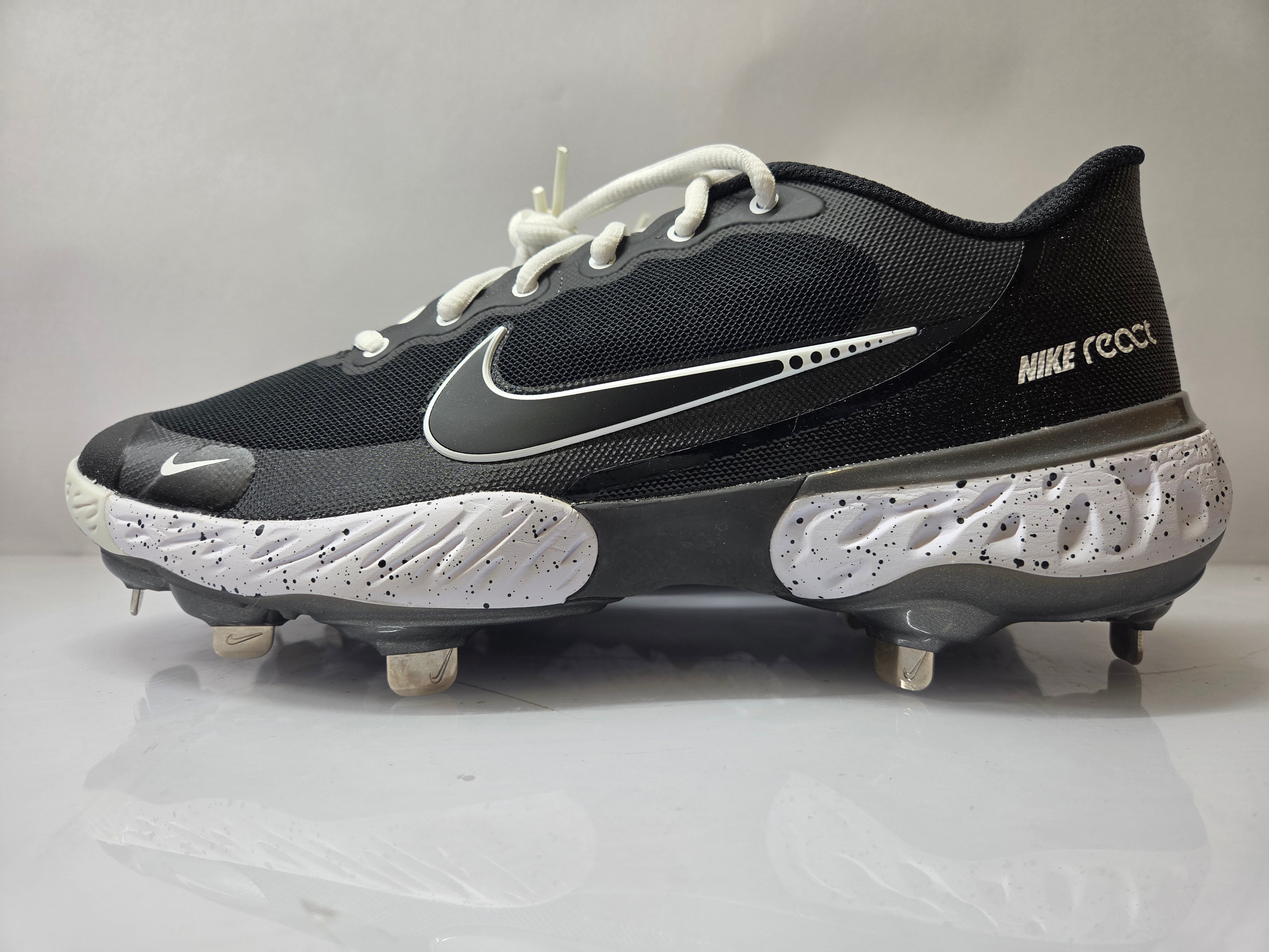 Nike Black and White Alpha Hurache Elite 3 Low Baseball Cleats Men's Size 8.5