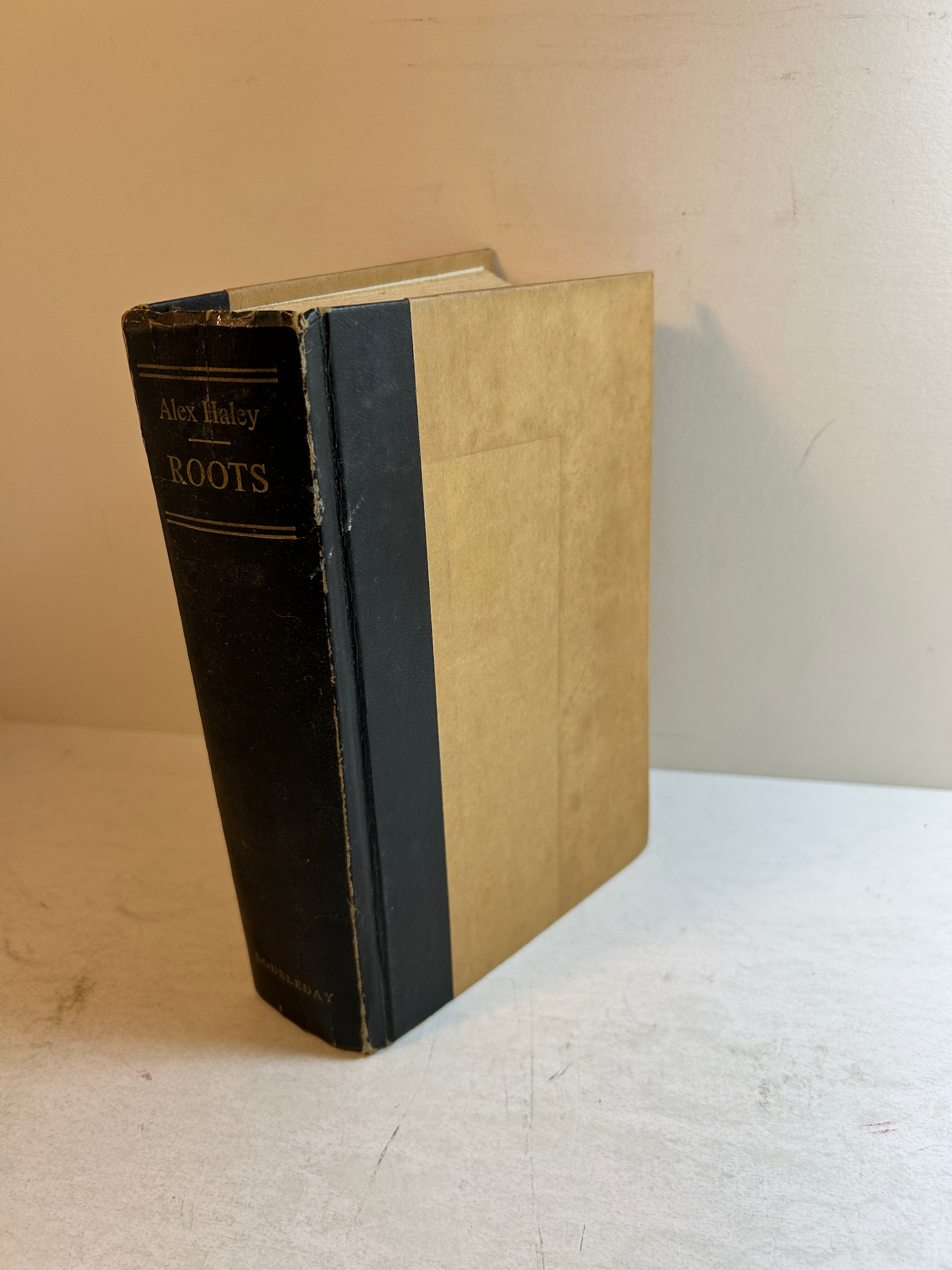 Roots by Alex Haley Doubleday & Co 1976 HC