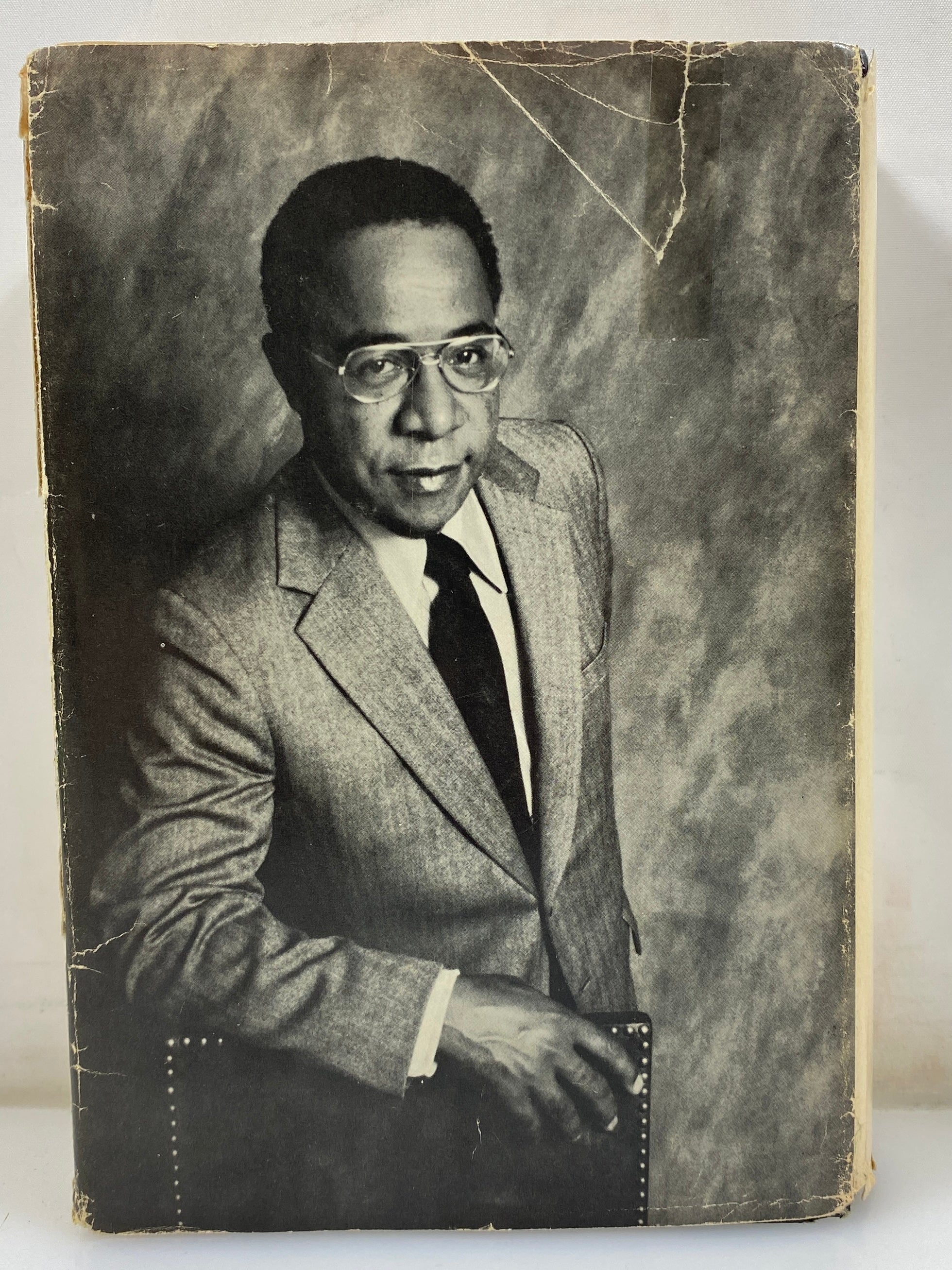 Roots: The Saga of an American Family by Alex Haley 1976 HCDJ