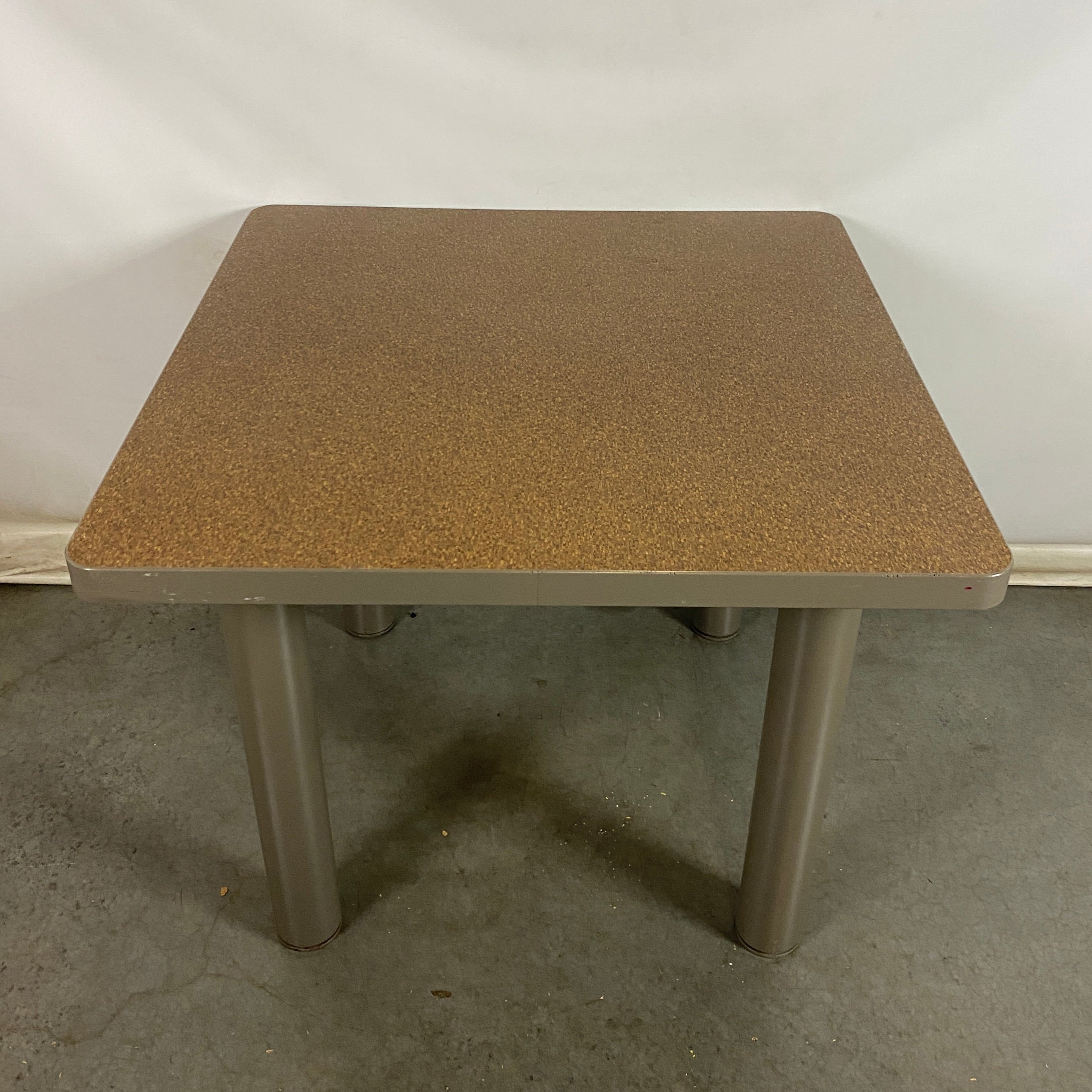 Rounded Metal Leg Laminate Top Table