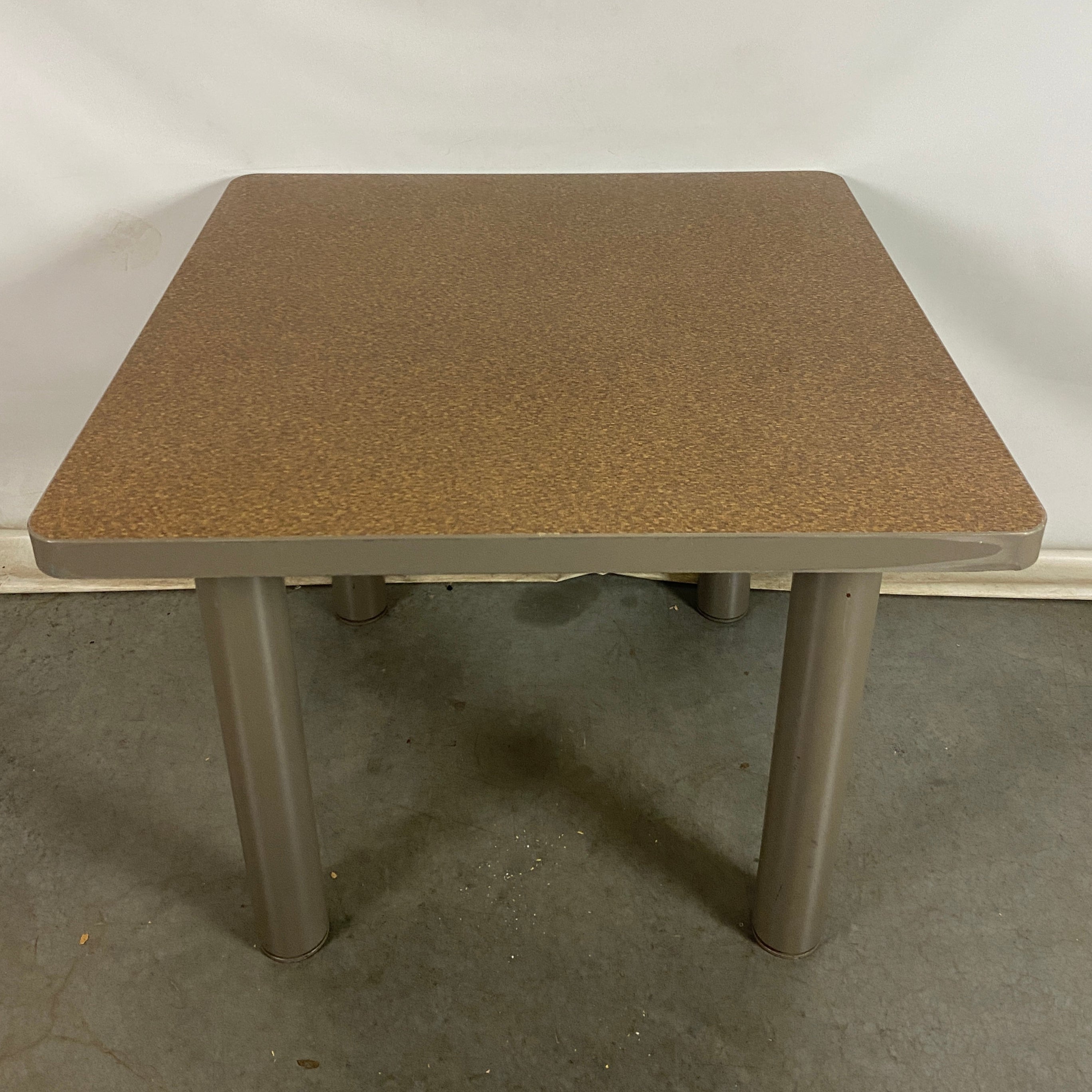 Rounded Metal Leg Laminate Top Table