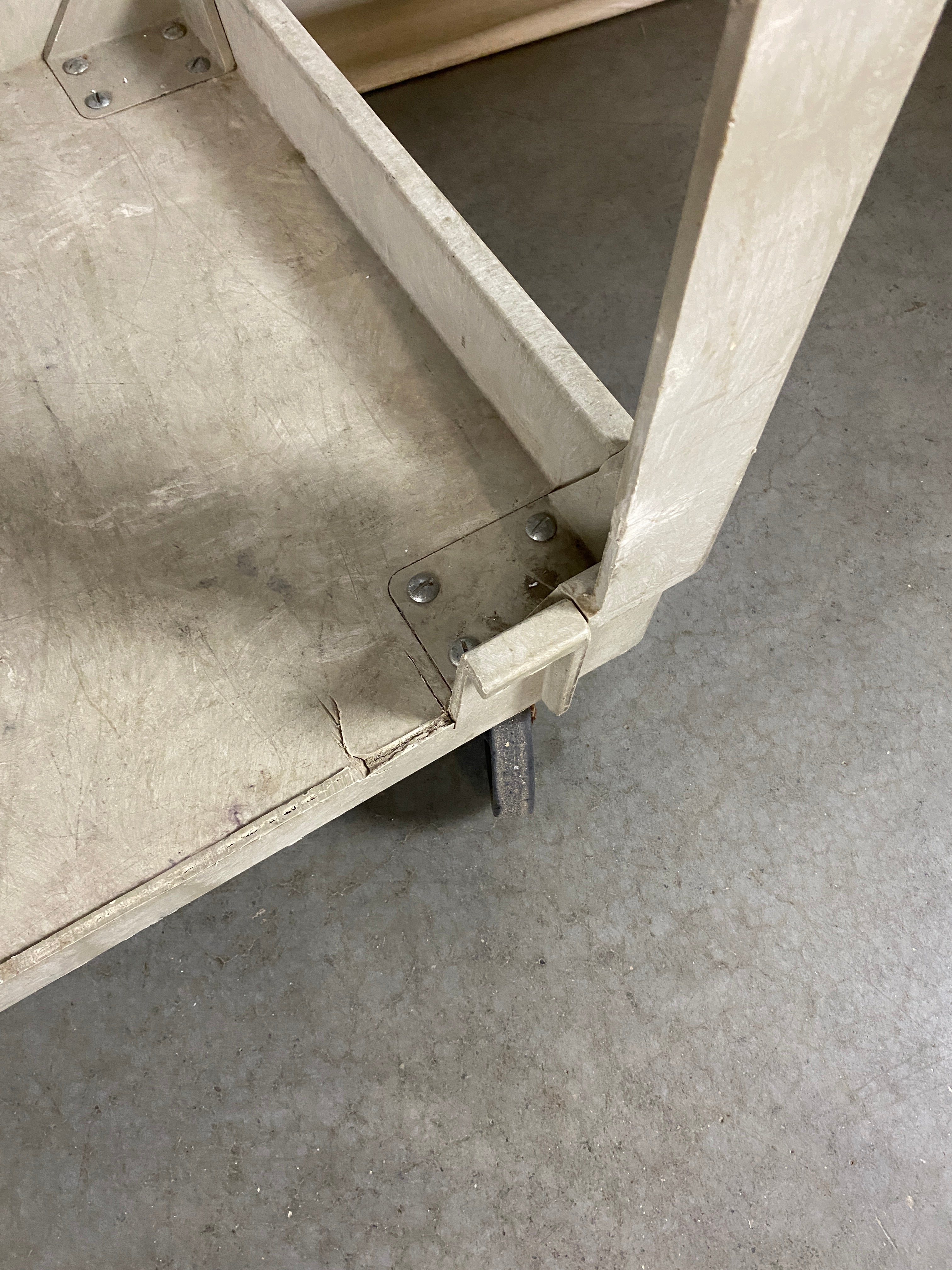 Rubbermaid Beige Utility Cart w/ Shelves