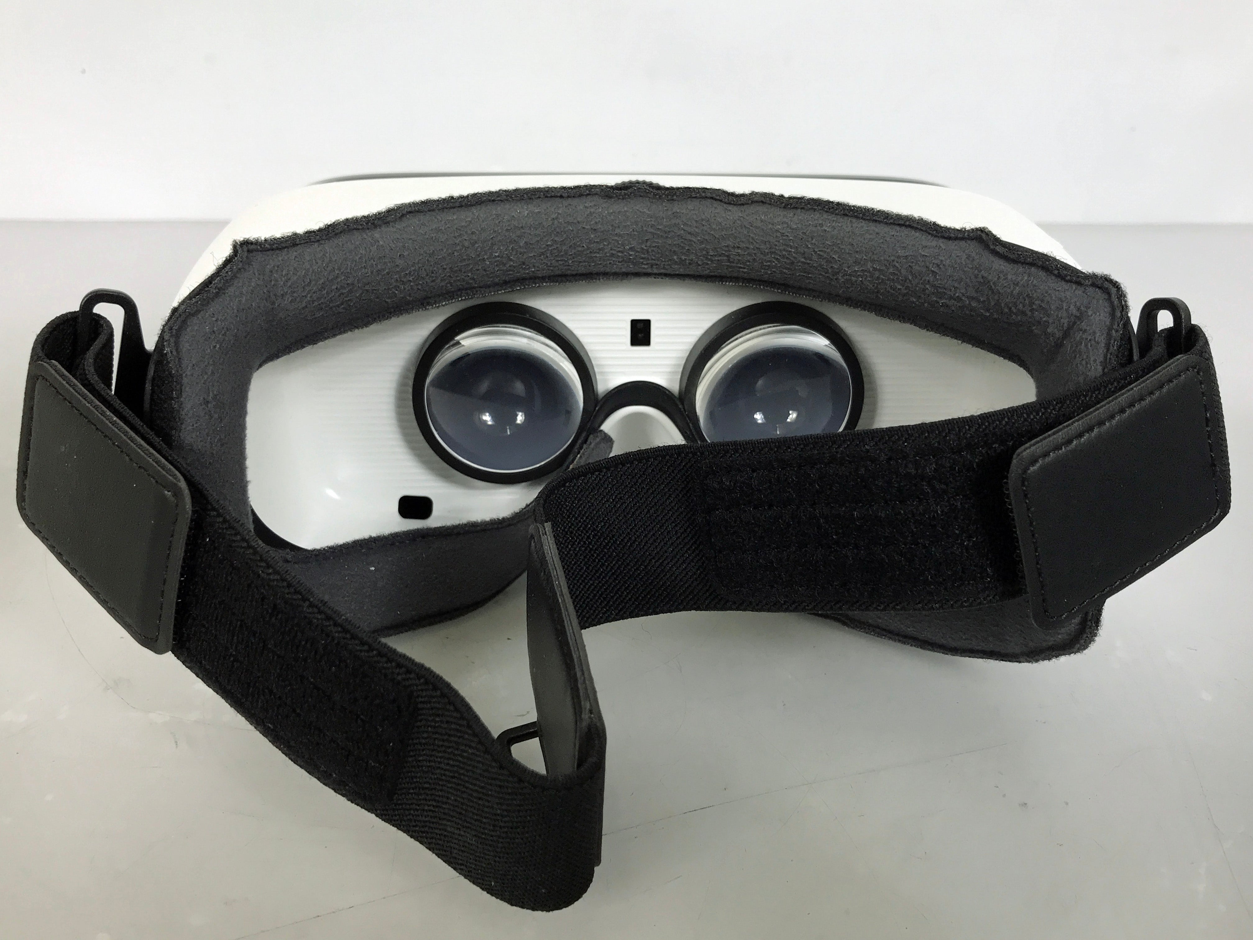 Samsung Gear VR SM-R322 Virtual Reality Headset *Untested*