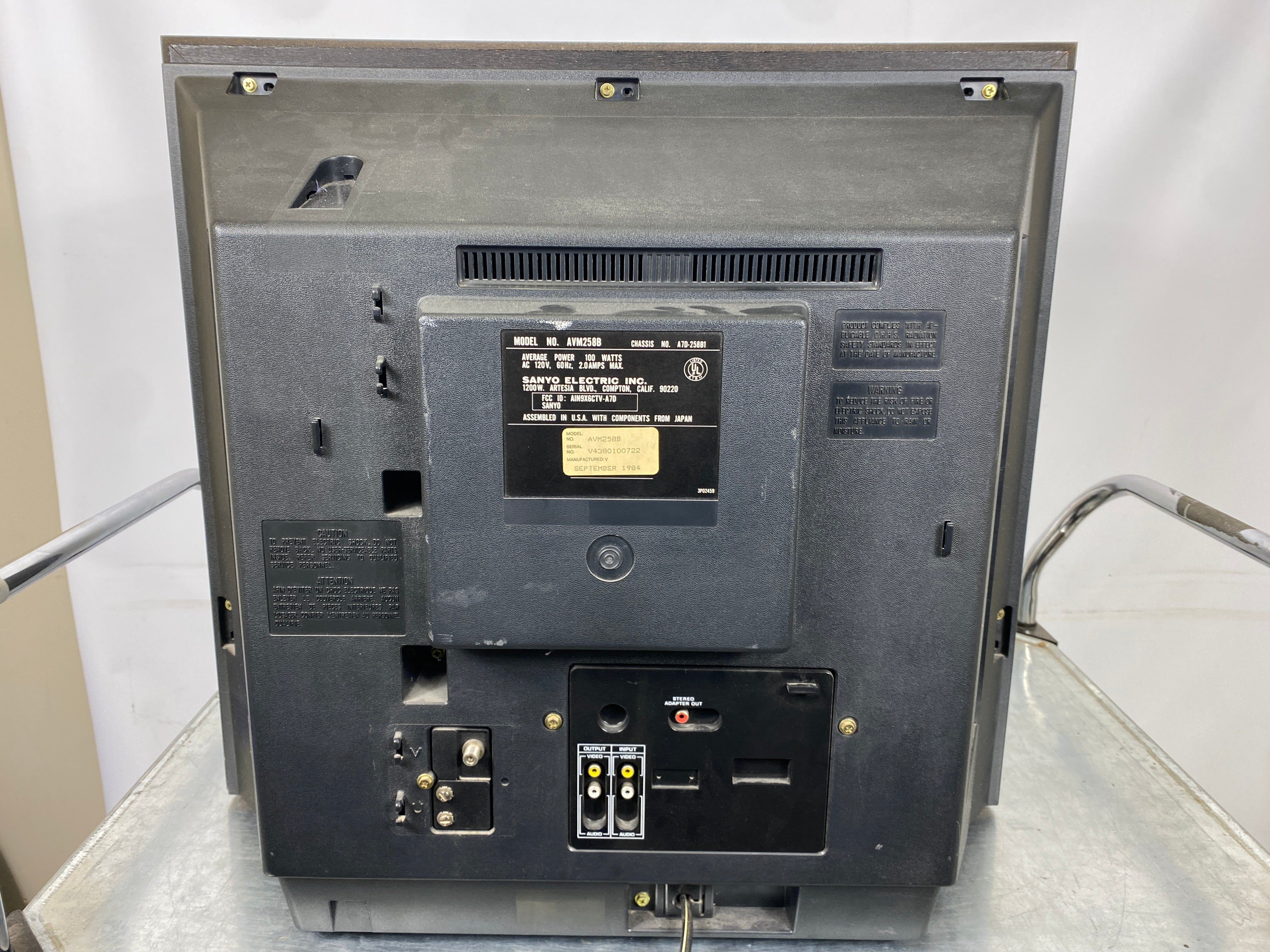 Sanyo AVM-258 CRT Monitor