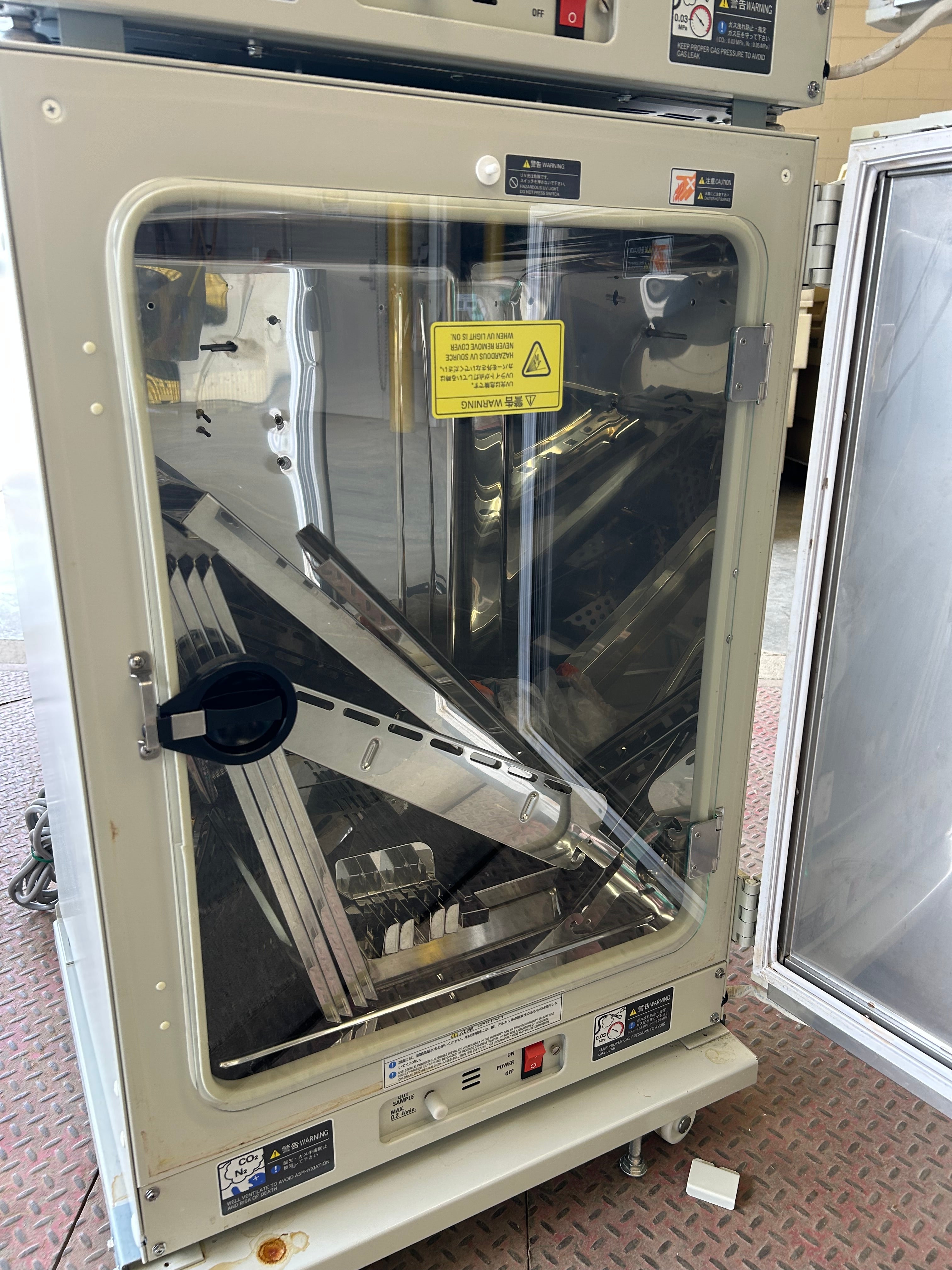 Sanyo MCO-18AIC CO2 Incubator *Untested*