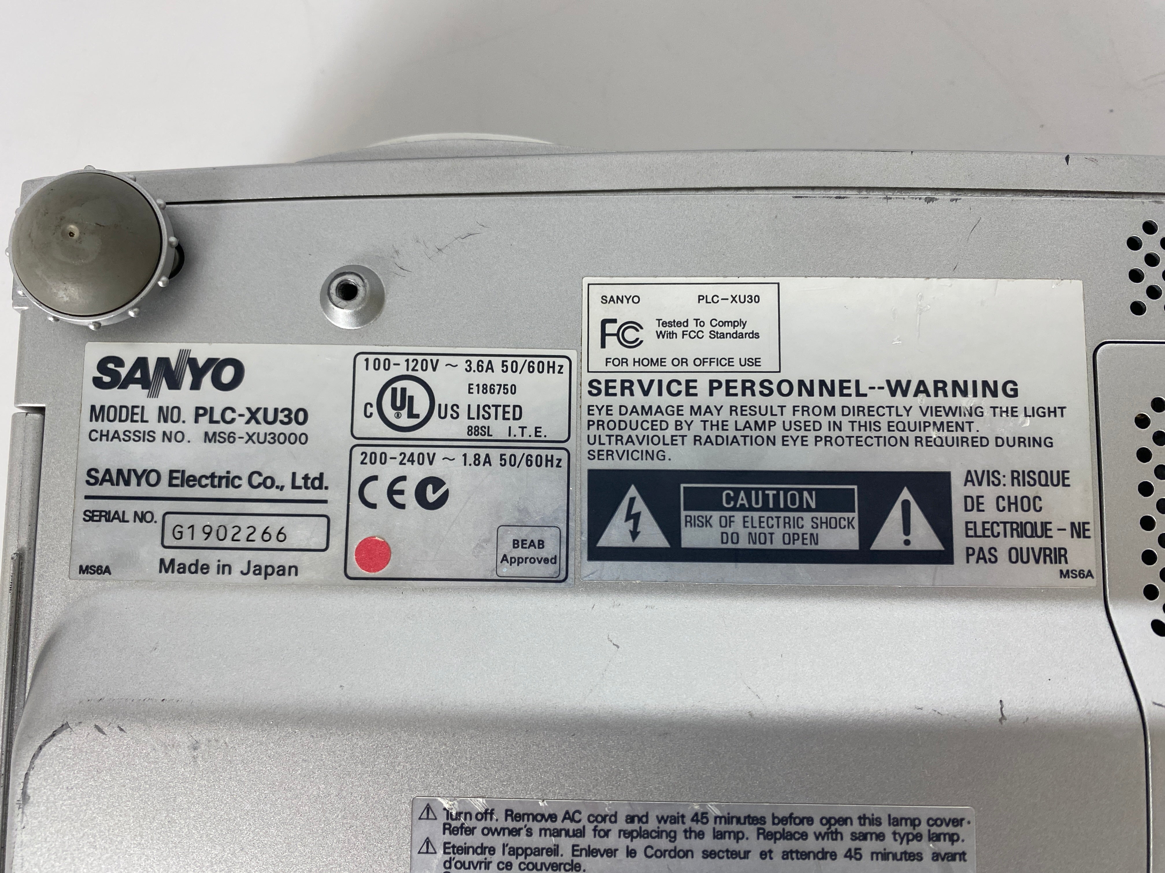 Sanyo PLC-XU30 Projector XGA Conference Room Projector