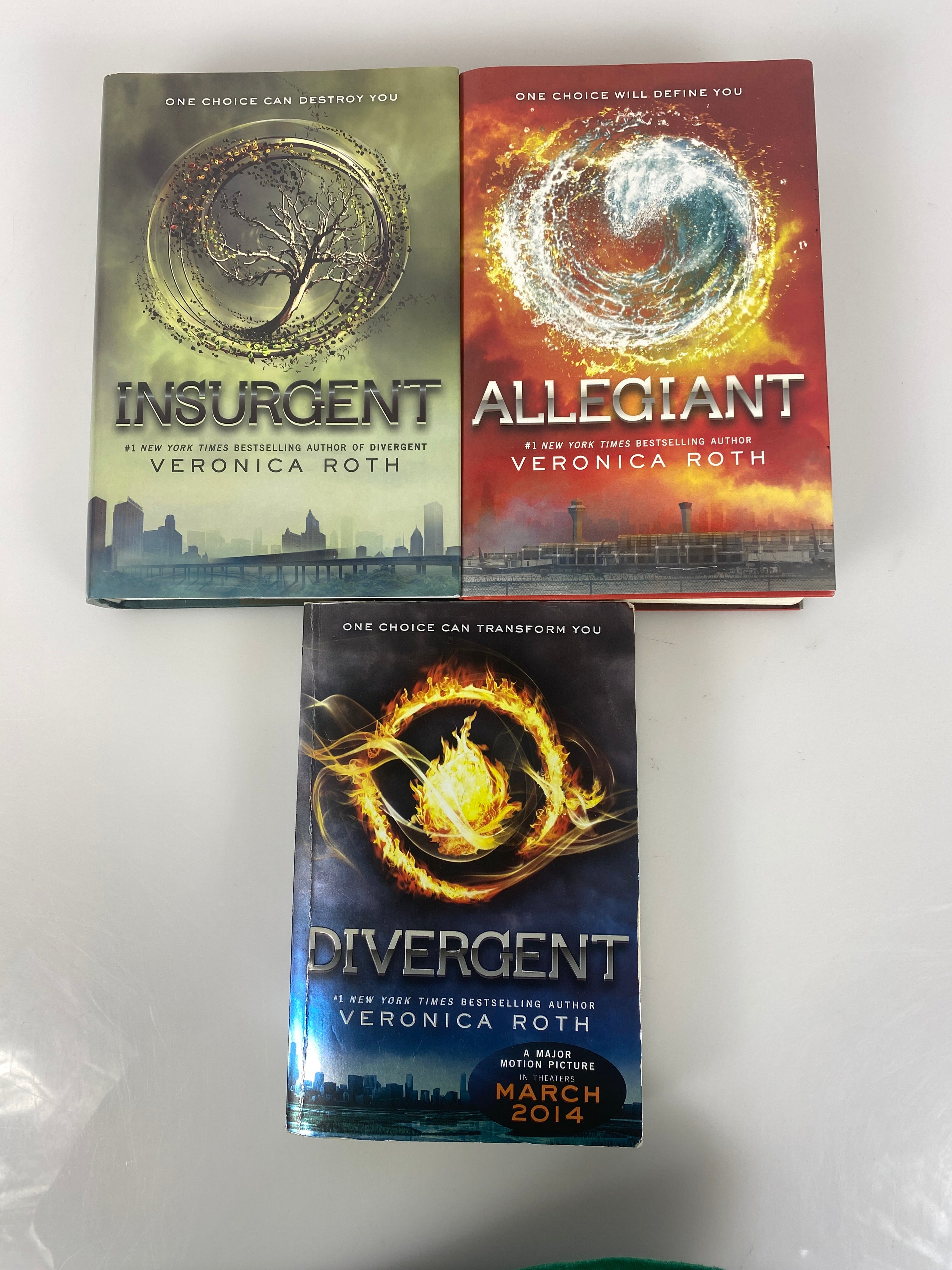 Set of 3 Divergent Series Veronica Roth 1SC 2 HC 2011-2013