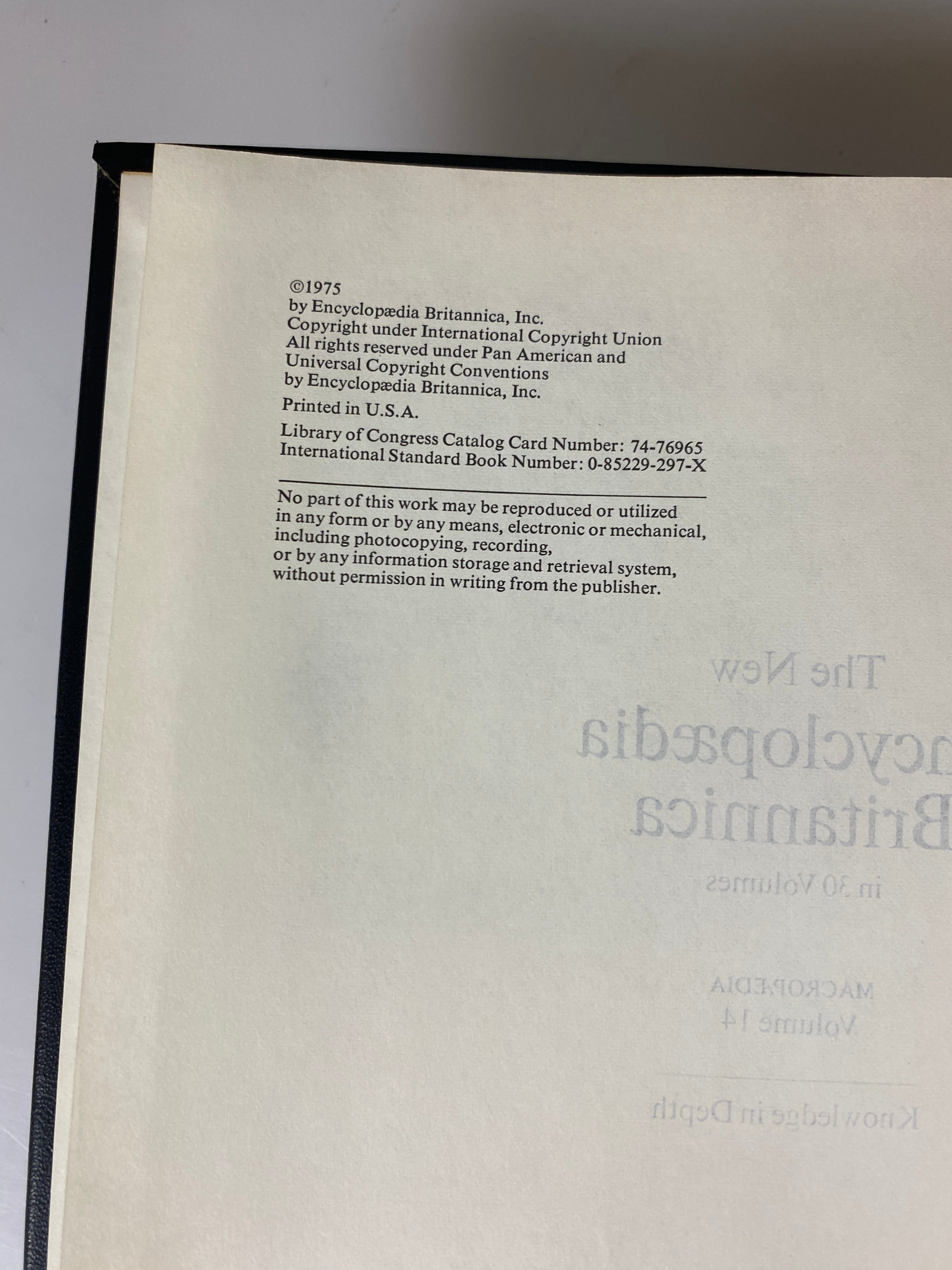 Set of 30 Encyclopedia Britannica Macro/Micropaedia 1975 HC