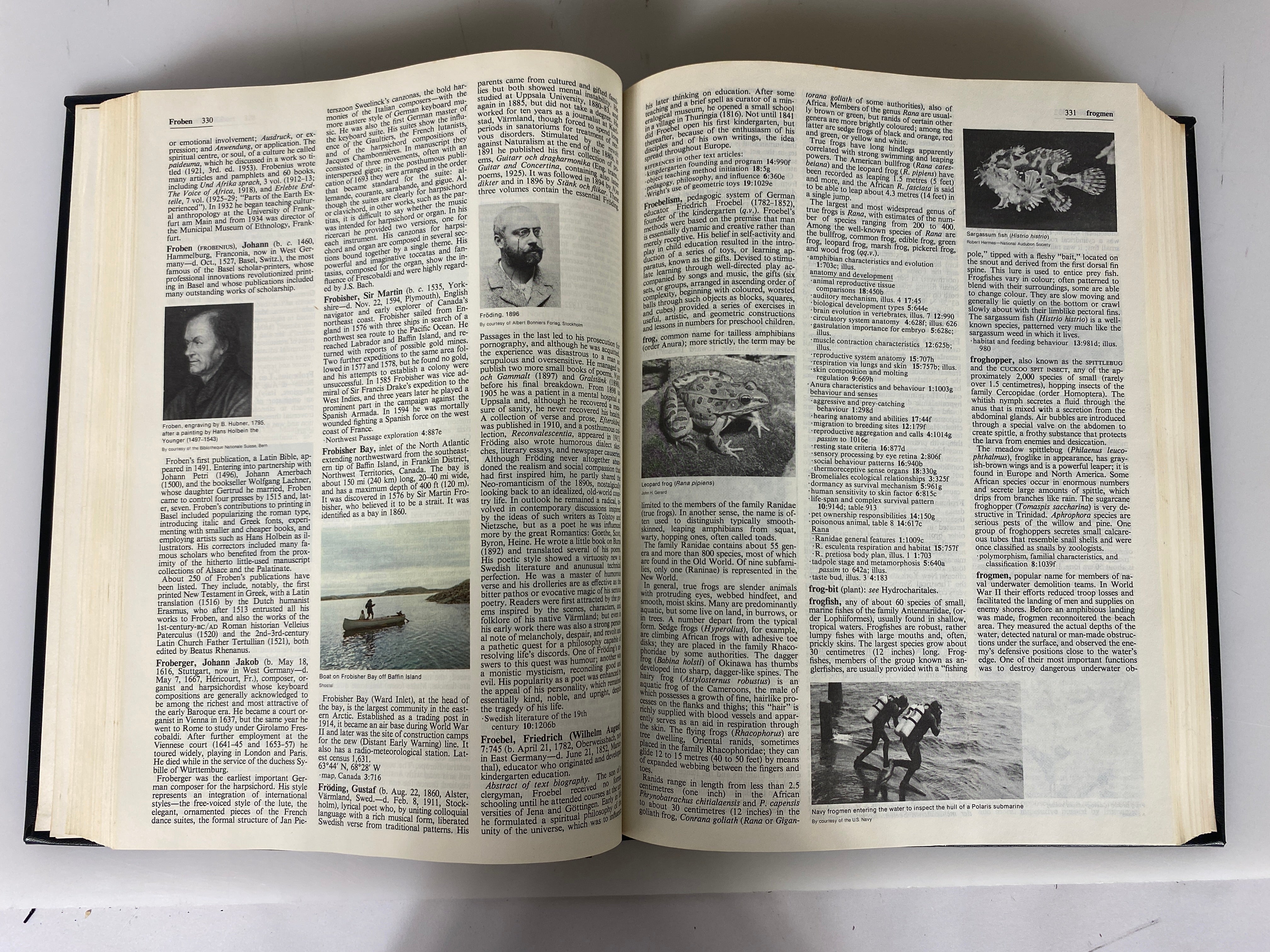 Set of 30 Encyclopedia Britannica Macro/Micropaedia 1975 HC