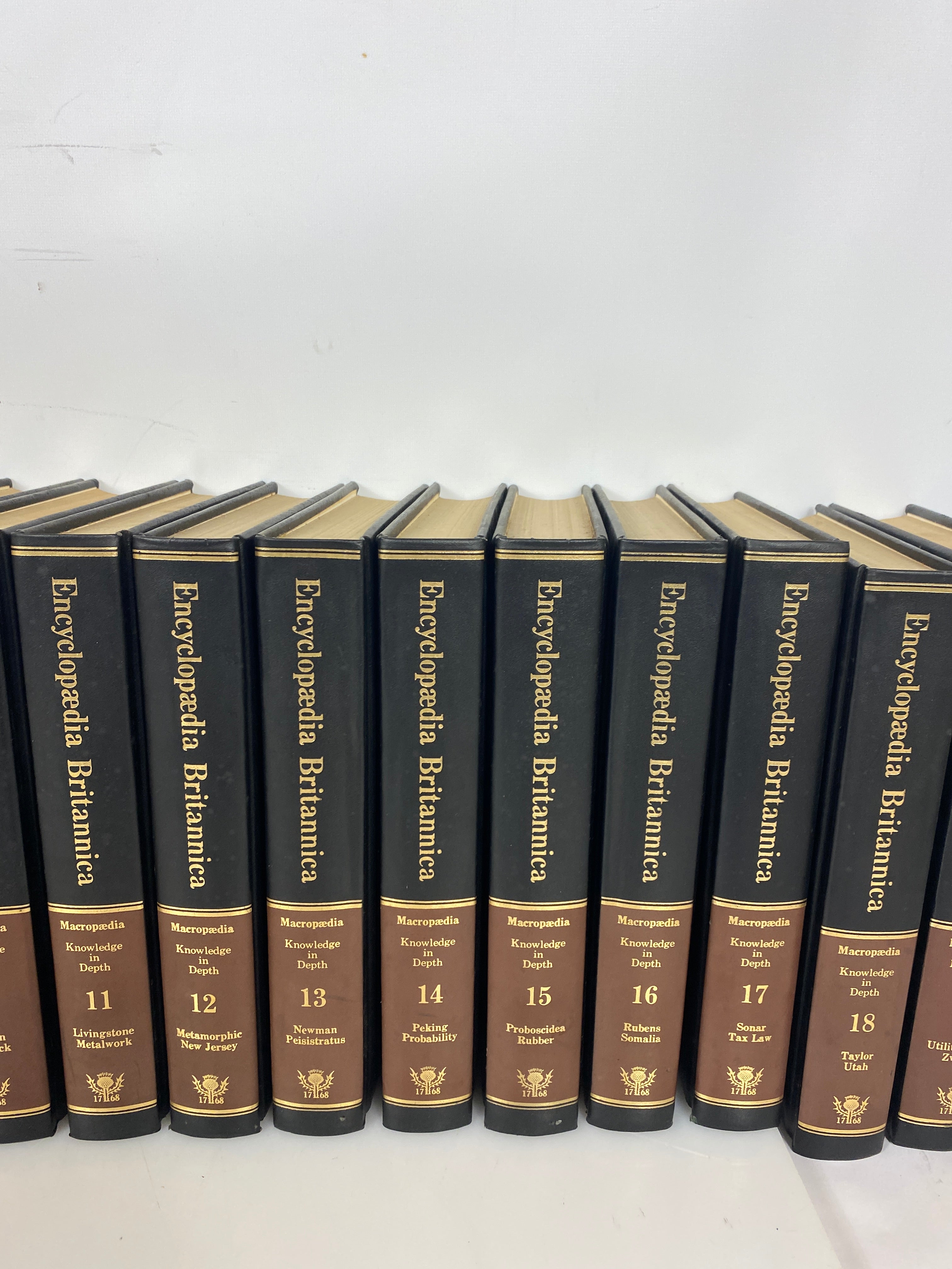 Set of 30 Encyclopedia Britannica Macro/Micropaedia 1975 HC