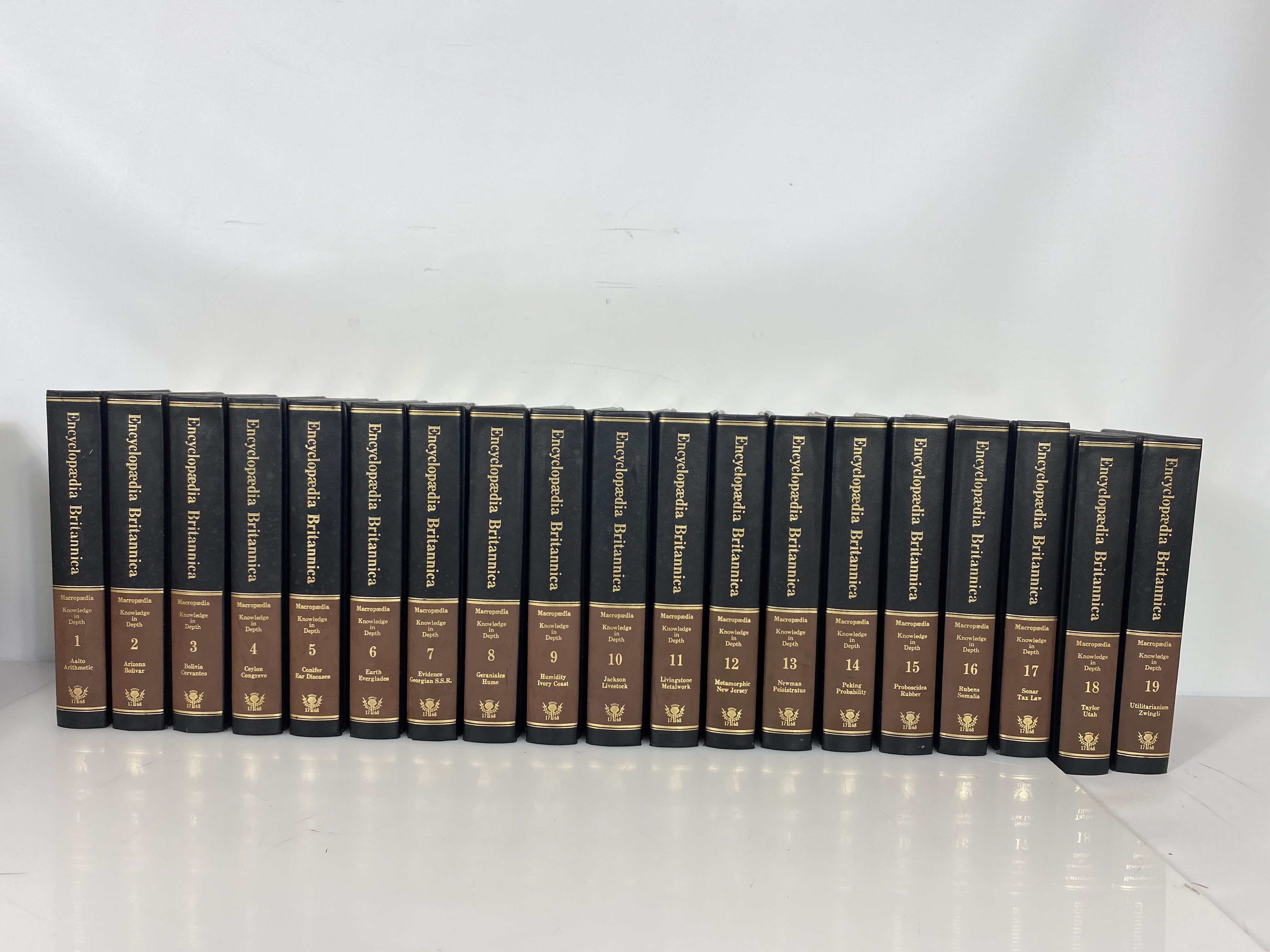 Set of 30 Encyclopedia Britannica Macro/Micropaedia 1975 HC