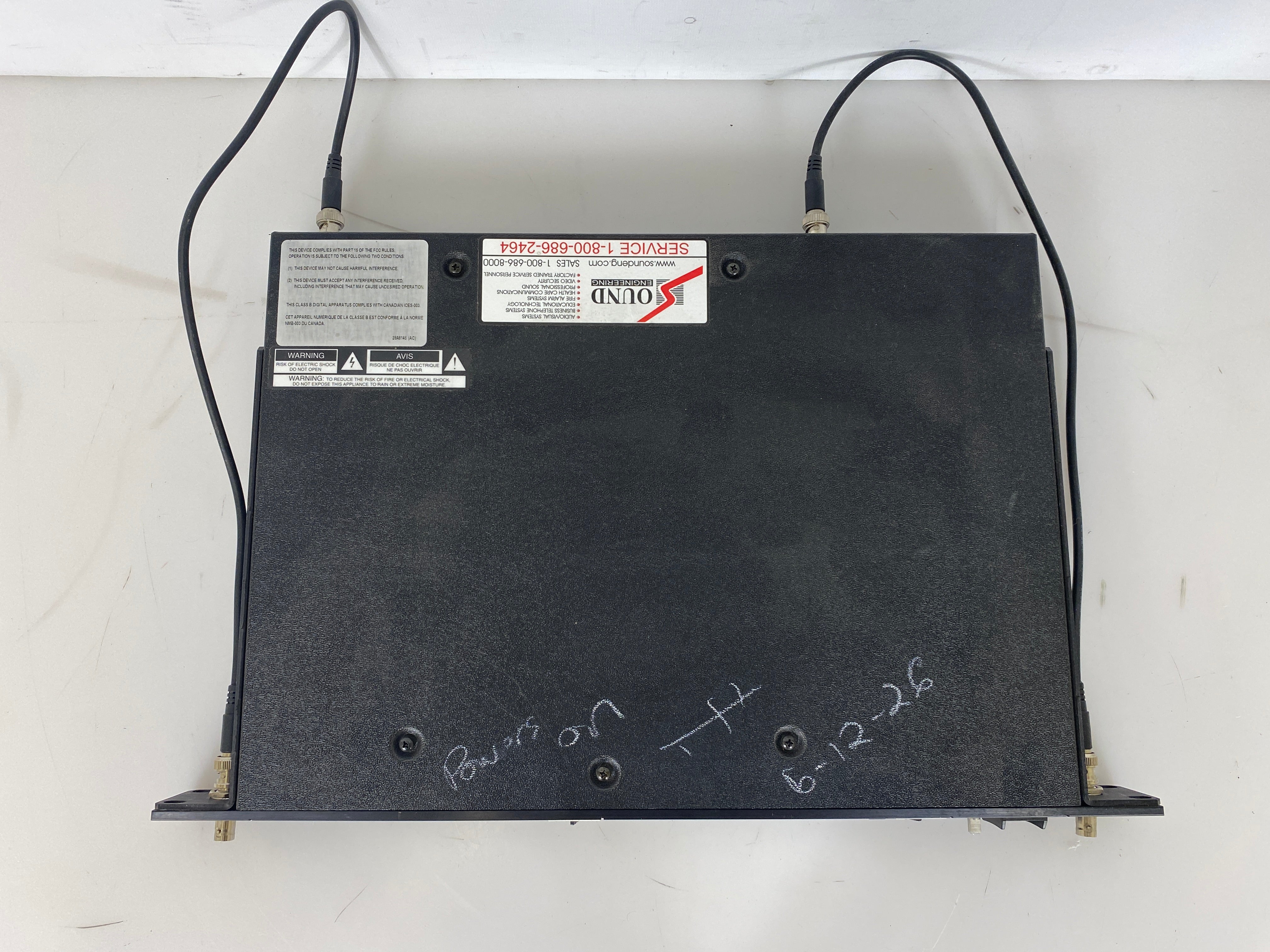Shure U4D-J4 Dual Wireless Receiver 554-584 MHz *Powers On*
