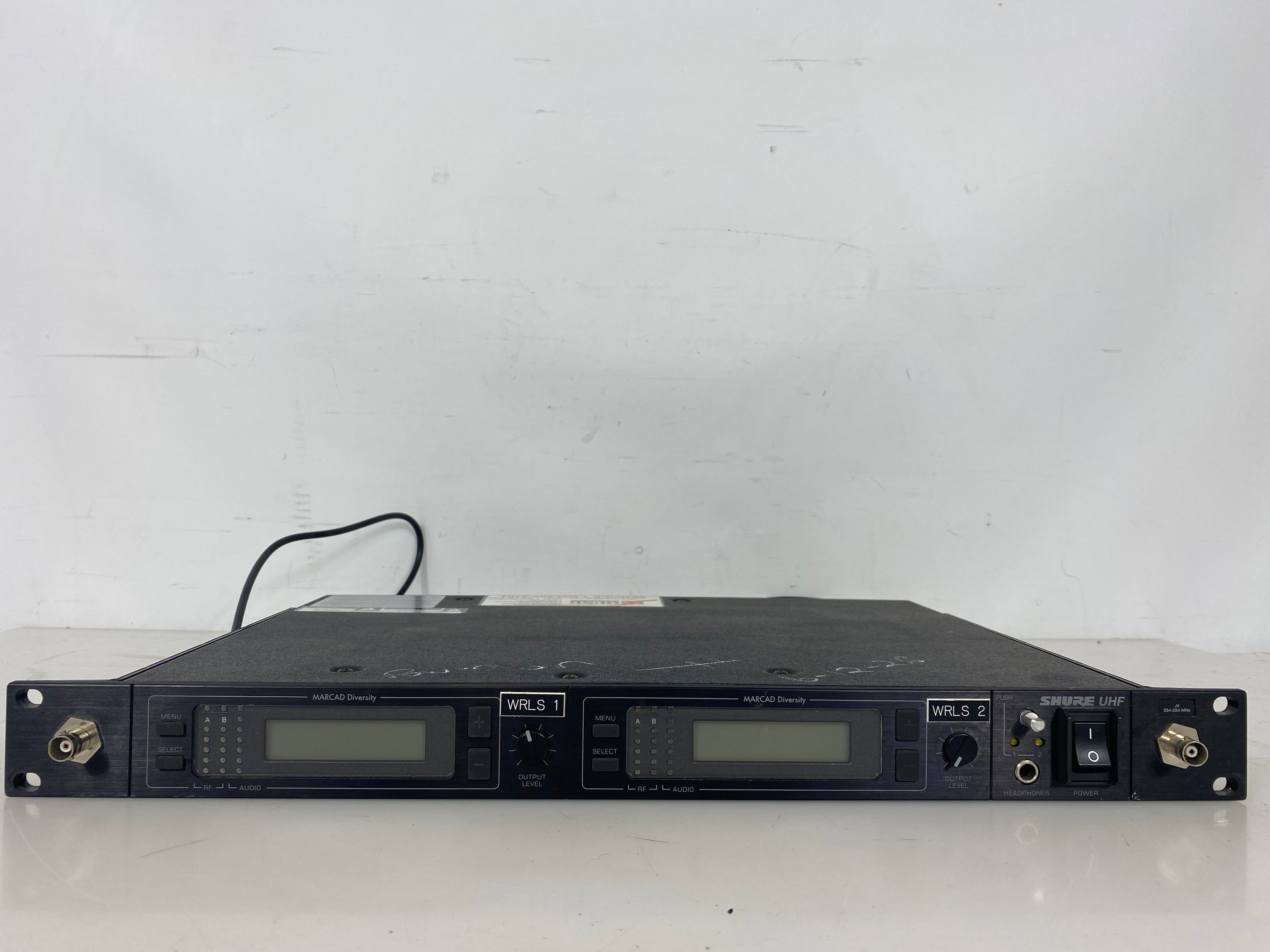 Shure U4D-J4 Dual Wireless Receiver 554-584 MHz *Powers On*