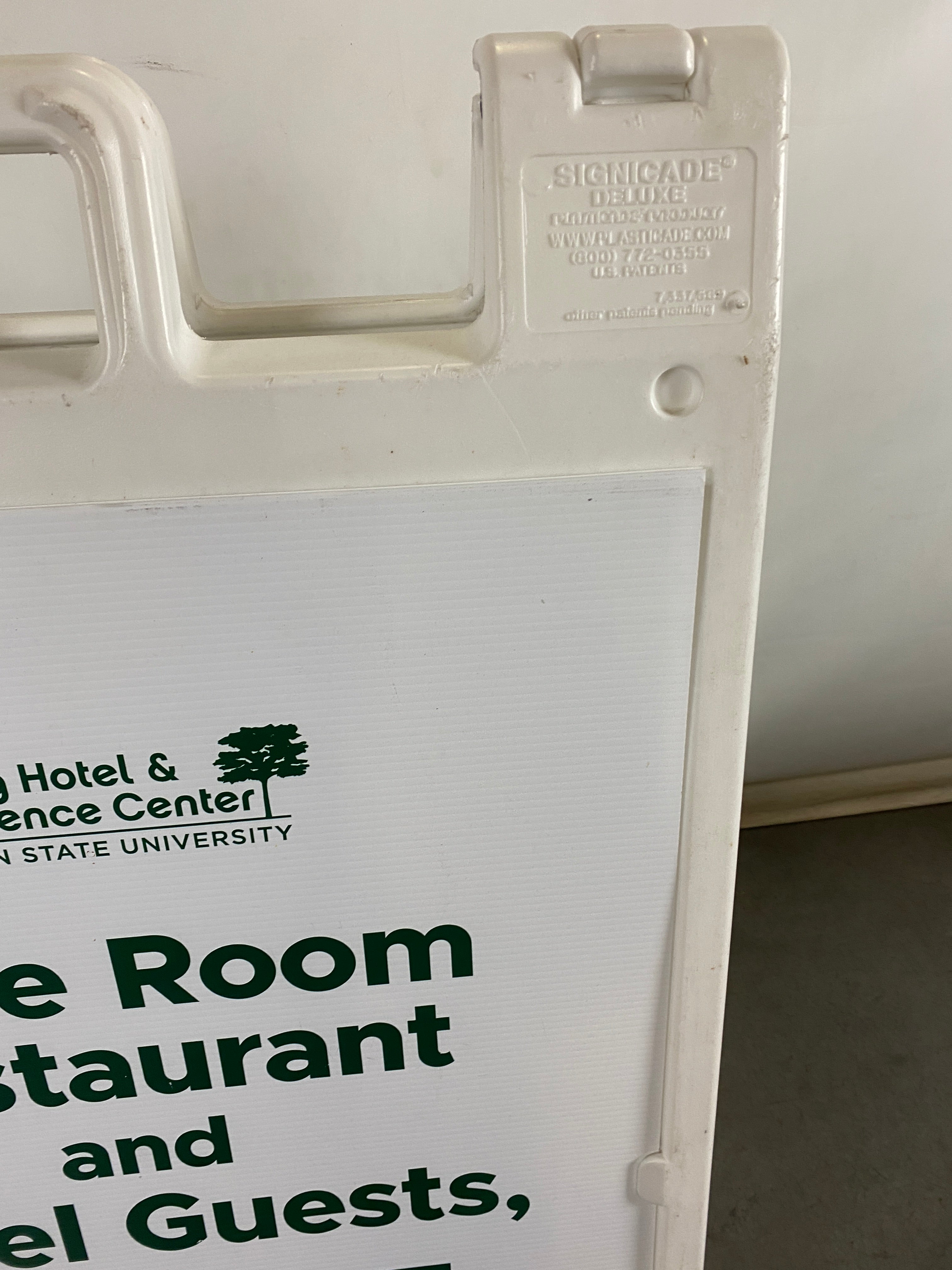 Signicade Deluxe Barricade Sign