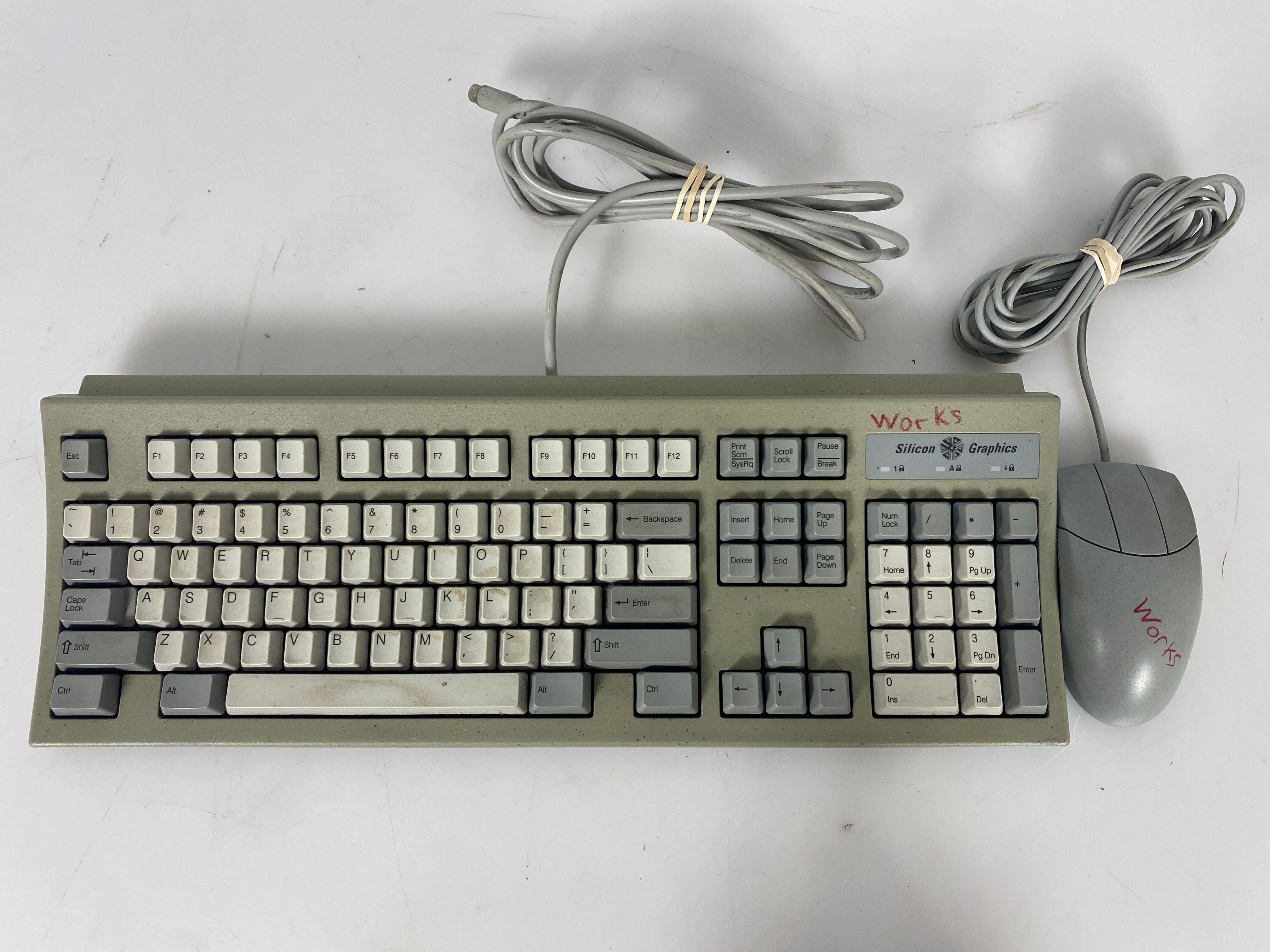 Silicon Graphics SGI Octane Desktop CMNB015ANG300 with Peripherals