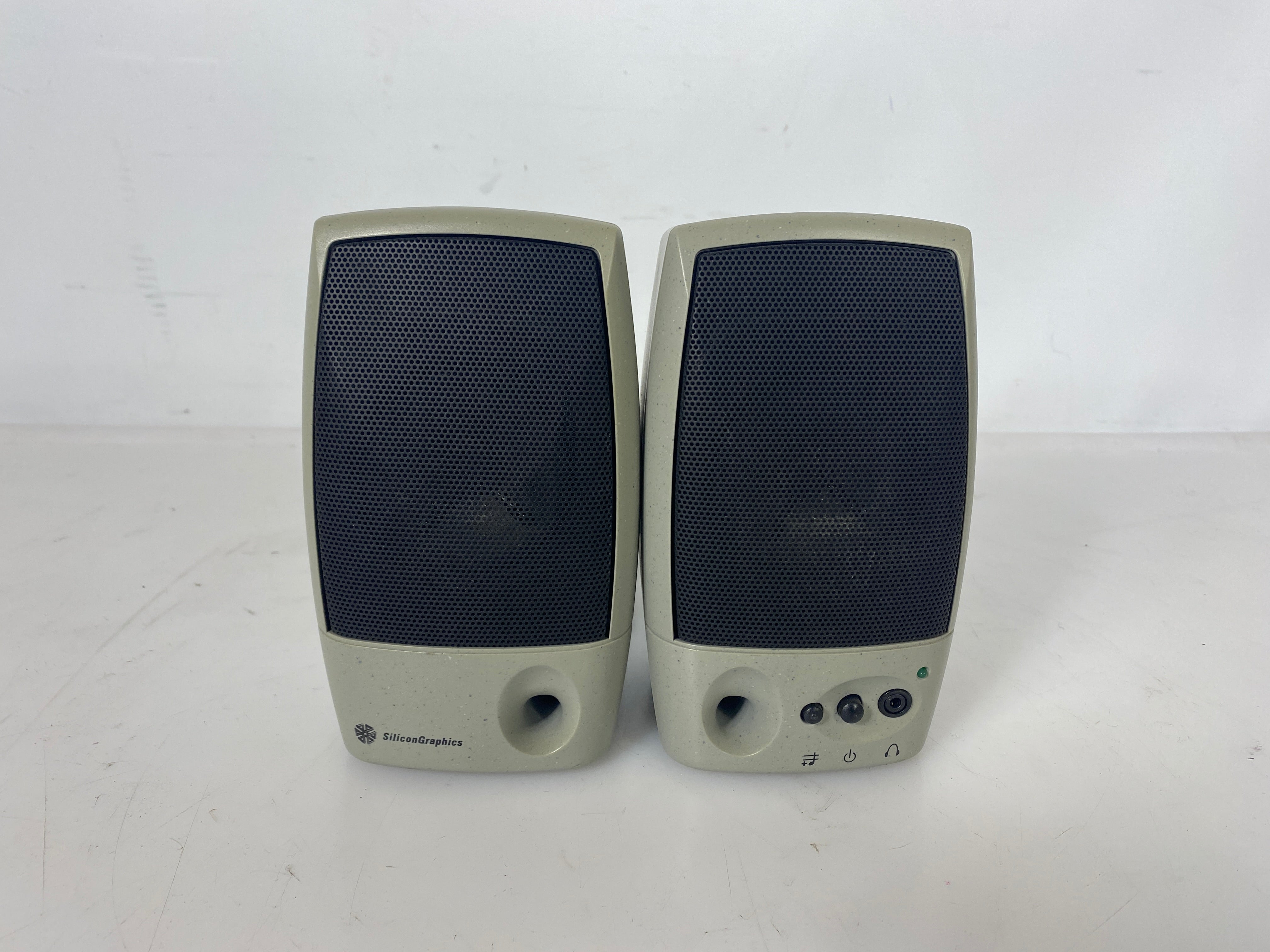 Silicon Graphics SGI Octane Desktop CMNB015ANG300 with Peripherals