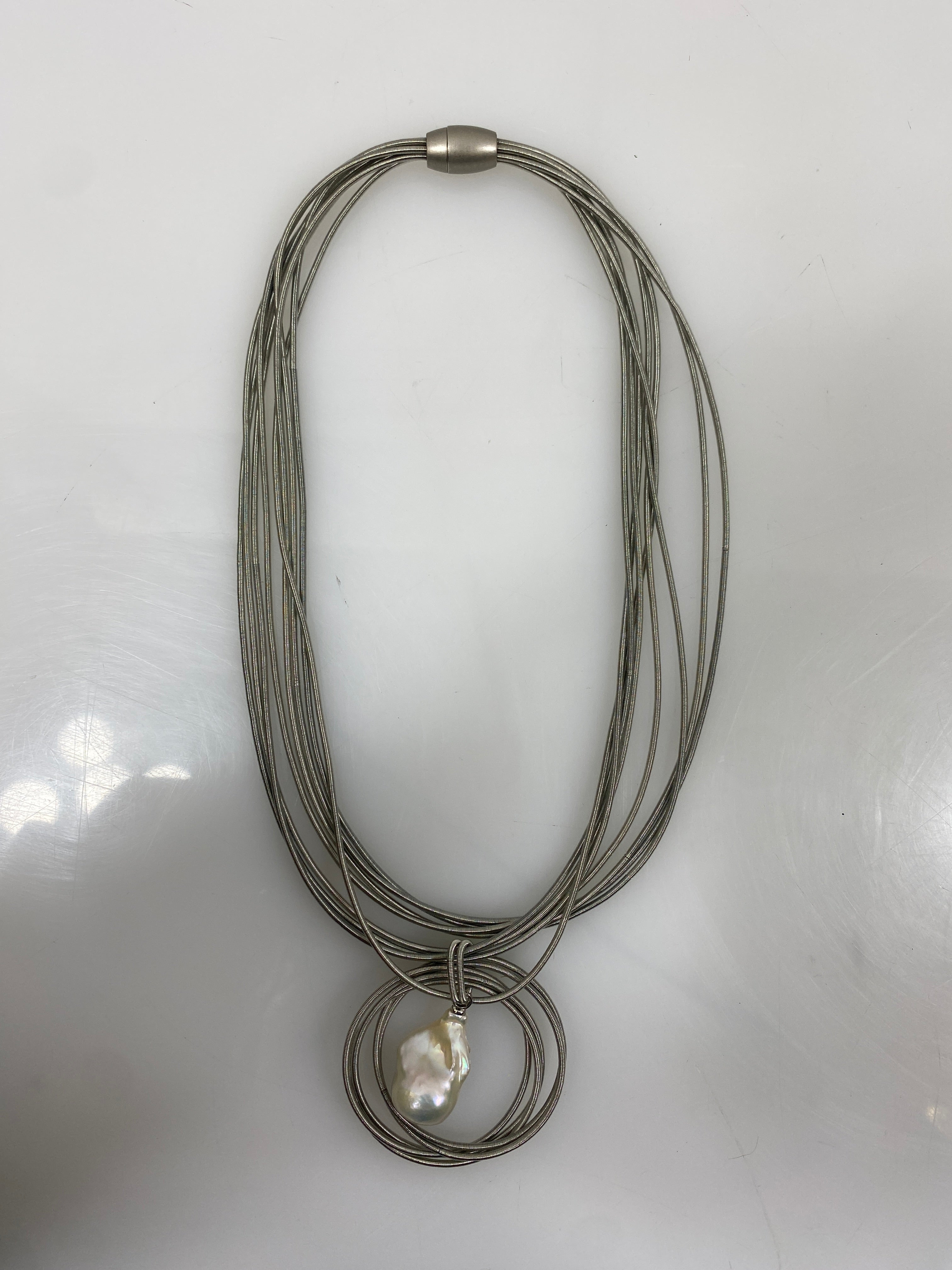 Silver Spring Set Clasp Crystal Necklace