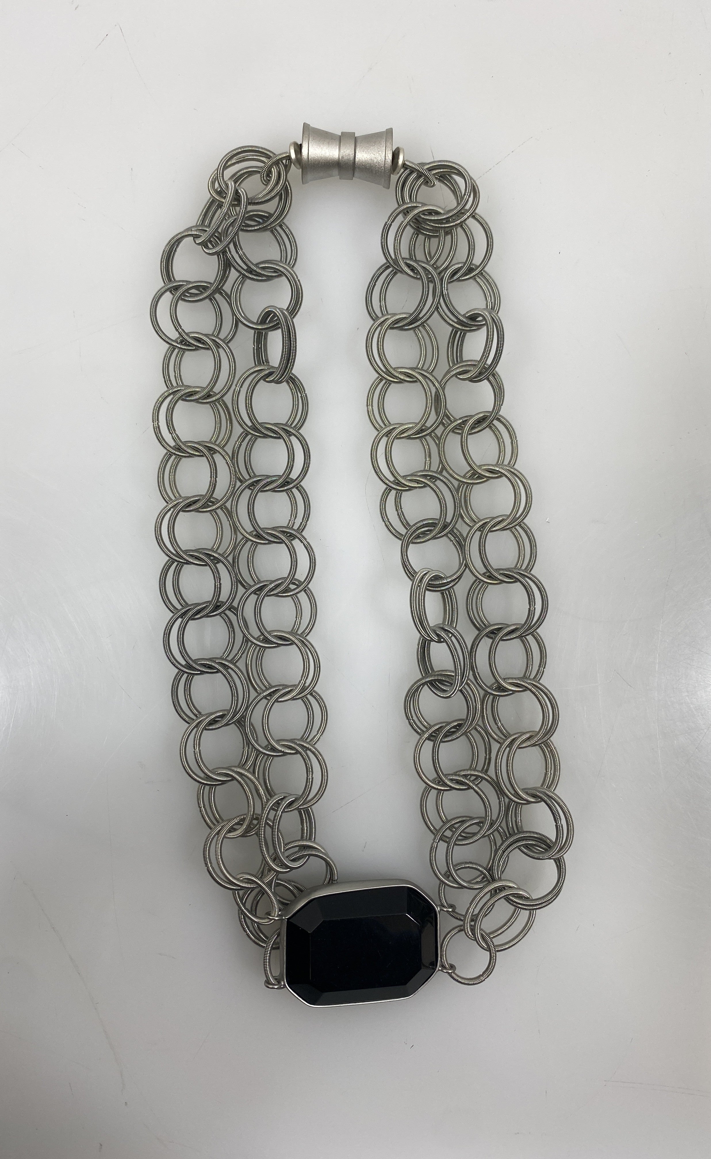 Silver Spring Wire Set Clasp Stone Pendant Necklace