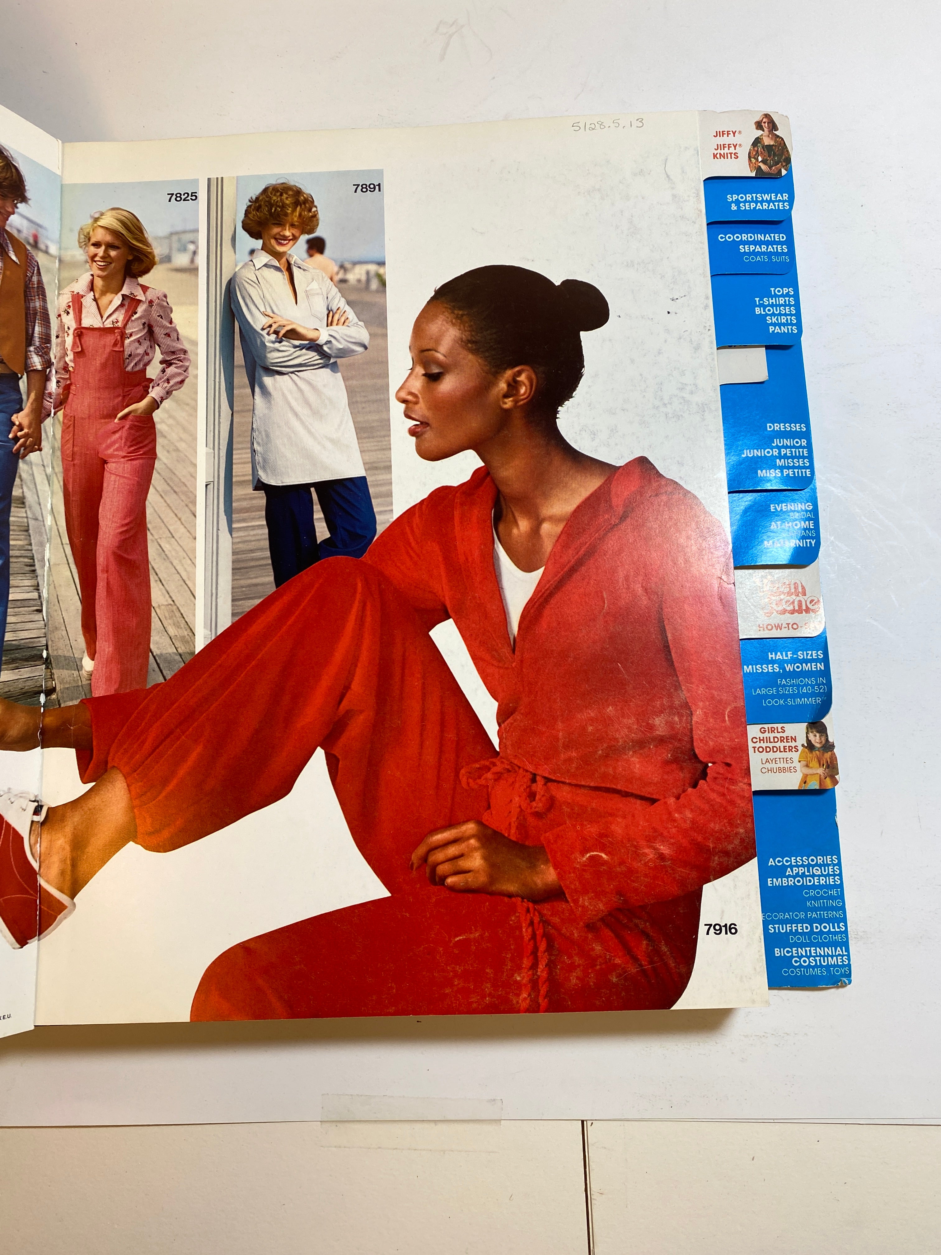 Simplicity March 1977 Counter Catalog Book